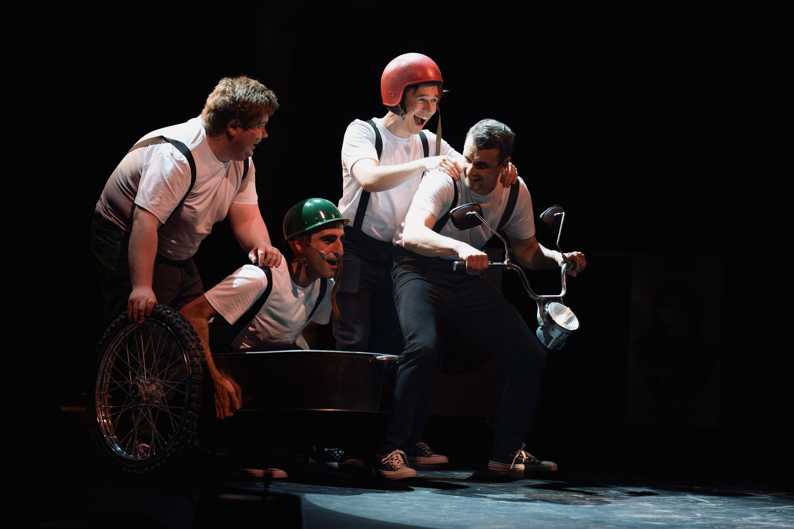 Театр Роста: Пацаны. Сайт фотографа Сергея Абрамова