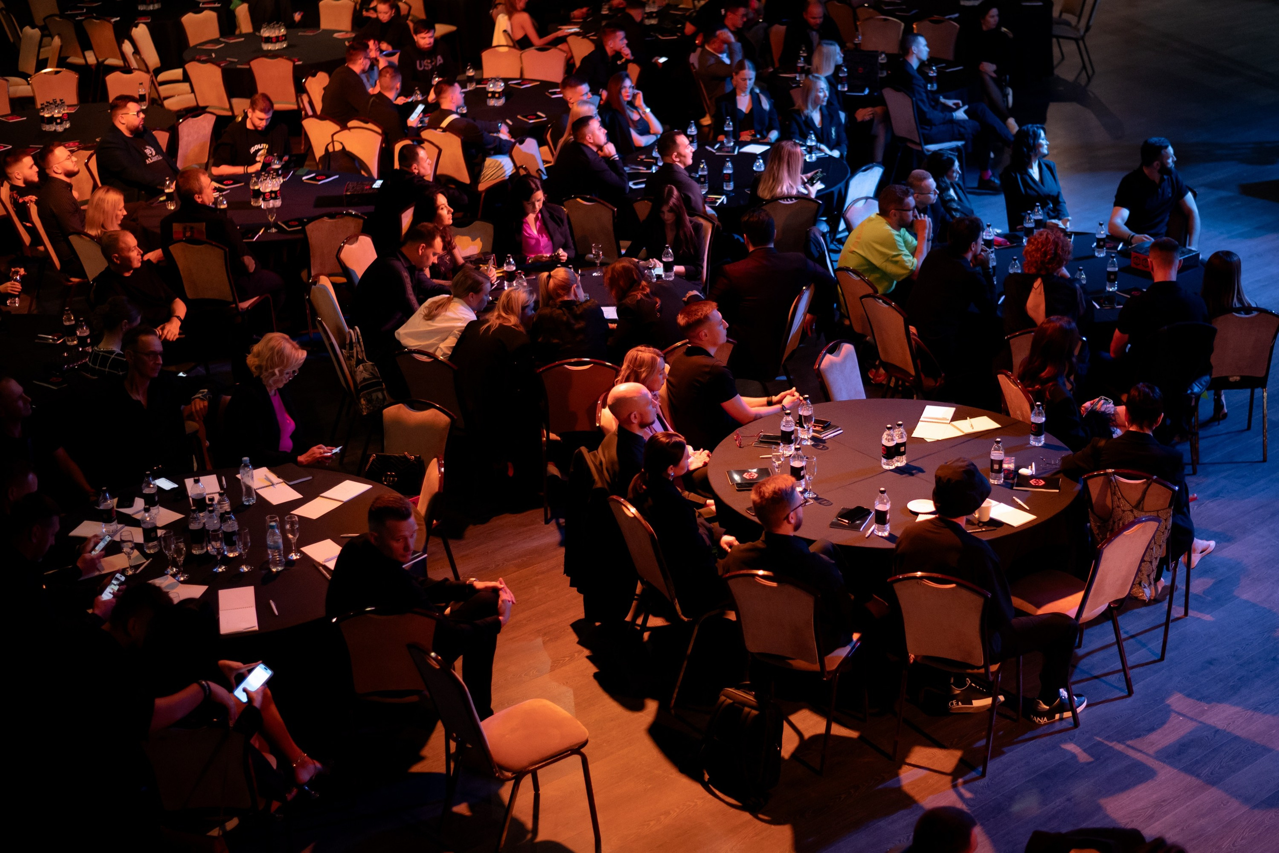 Манифестор. Фотограф в Москве. Антон S