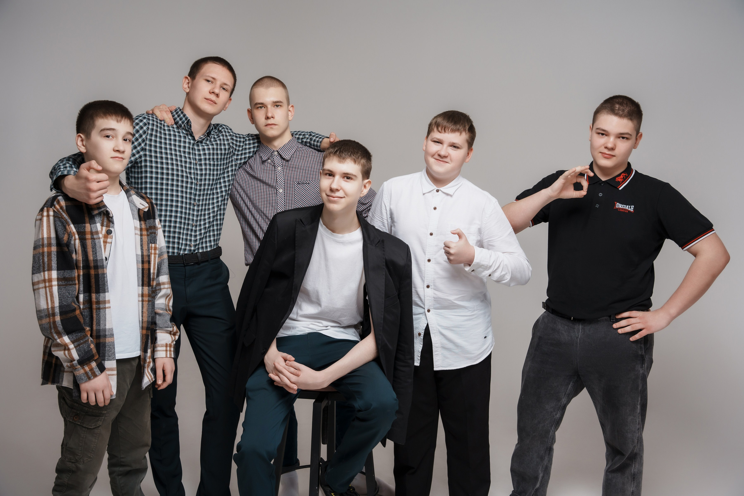 Групповые на белой циклораме. ВЫПУСКНЫЕ АЛЬБОМЫ, Школьный фотограф, семейный и свадебный в Саратове и области Ольга Плаксина