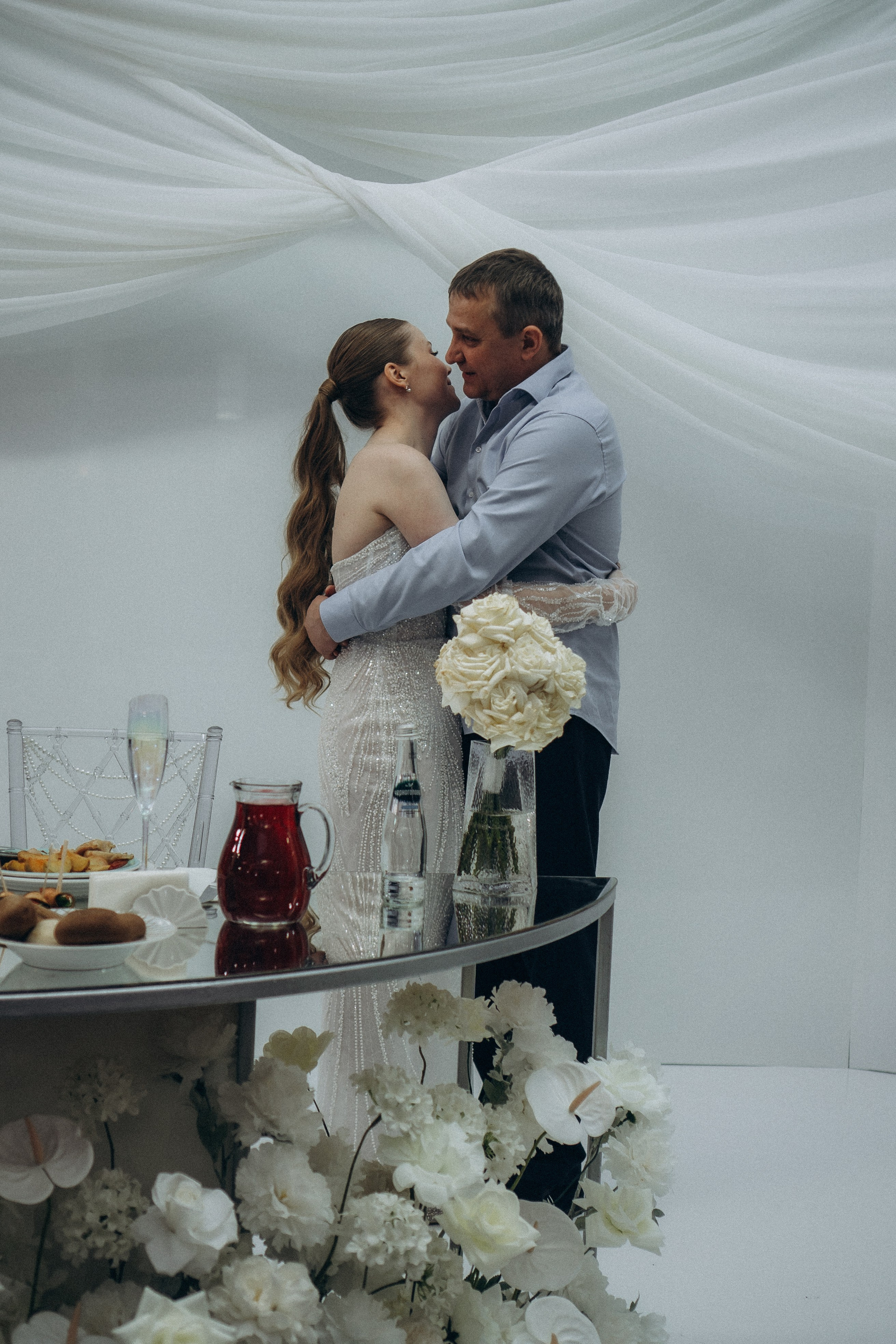 СВАДЕБНАЯ СЬЕМКА СБОРОВ В ОТЕЛЕ И ВЫЕЗД НА ЦЕРЕМОНИЮ (СНЯТО В СИБИРЕ В НИЖНЕВАРТОВСКЕ). Профессиональный фотограф, Санкт-Петербург — Виктория Богомолова