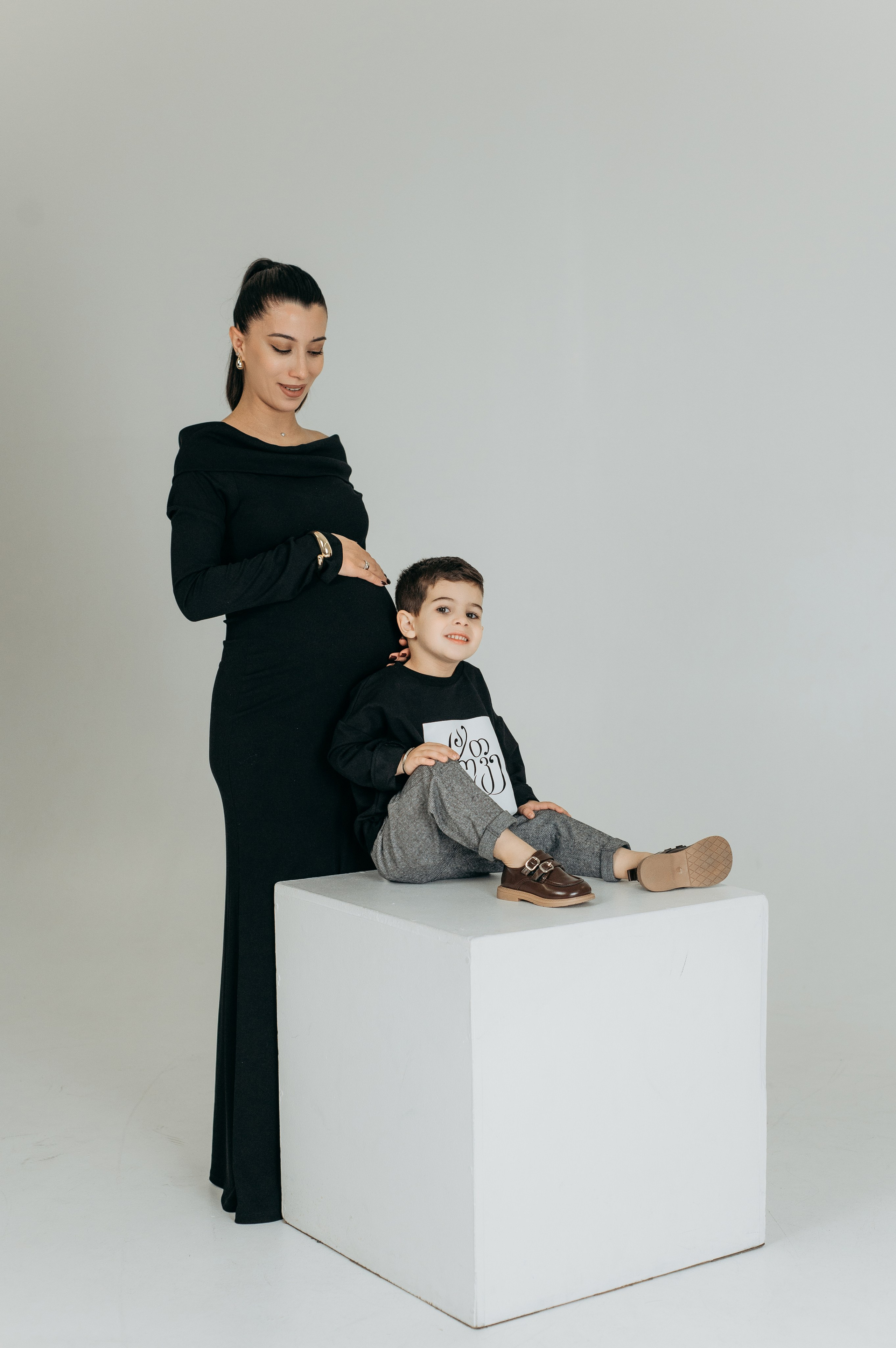 Семейная фотосессия на циклораме. Семейный и свадебный фотограф в Санкт-Петербурге Юлия Мельникова