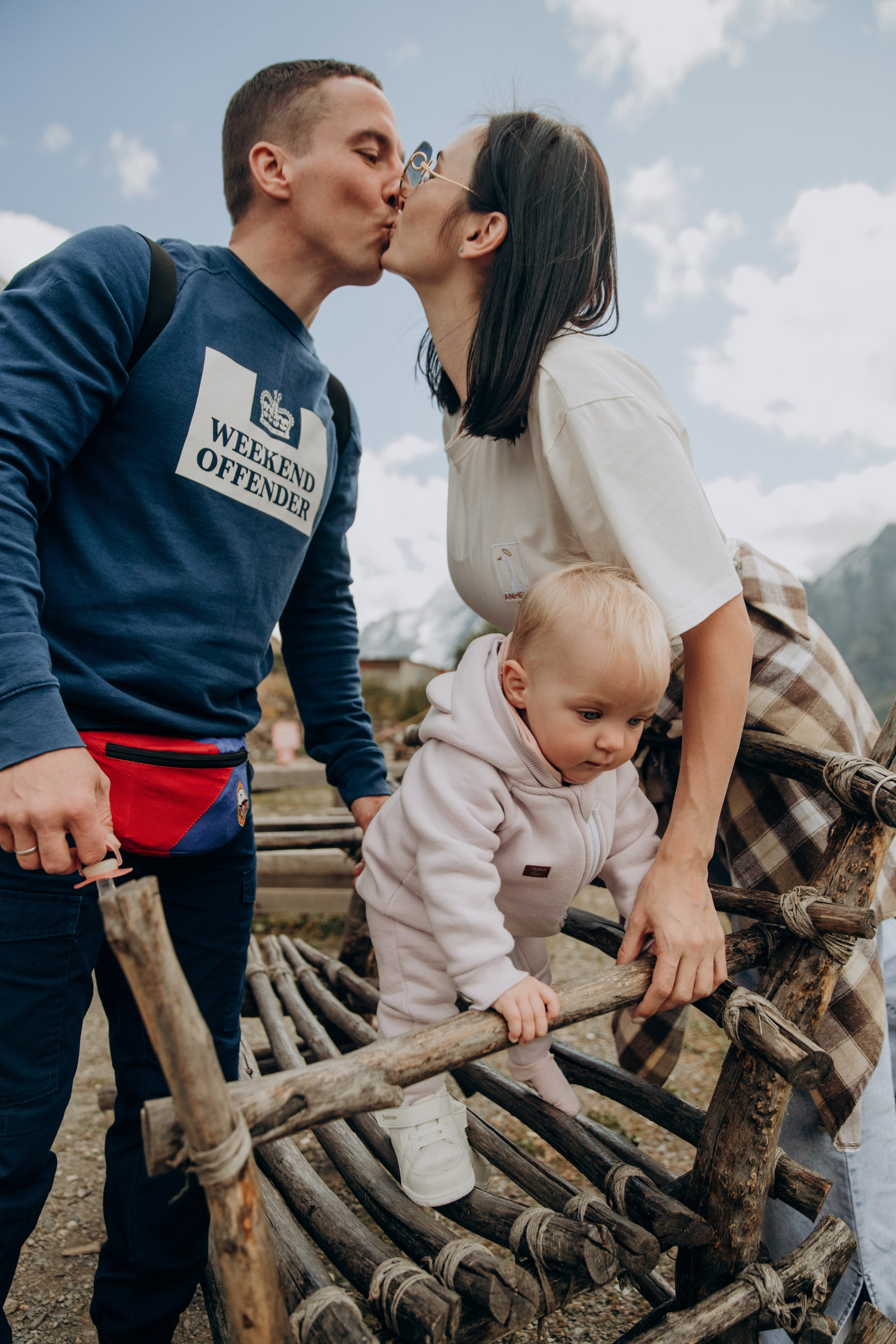 Юля с семьей, Домбай. Портфолио