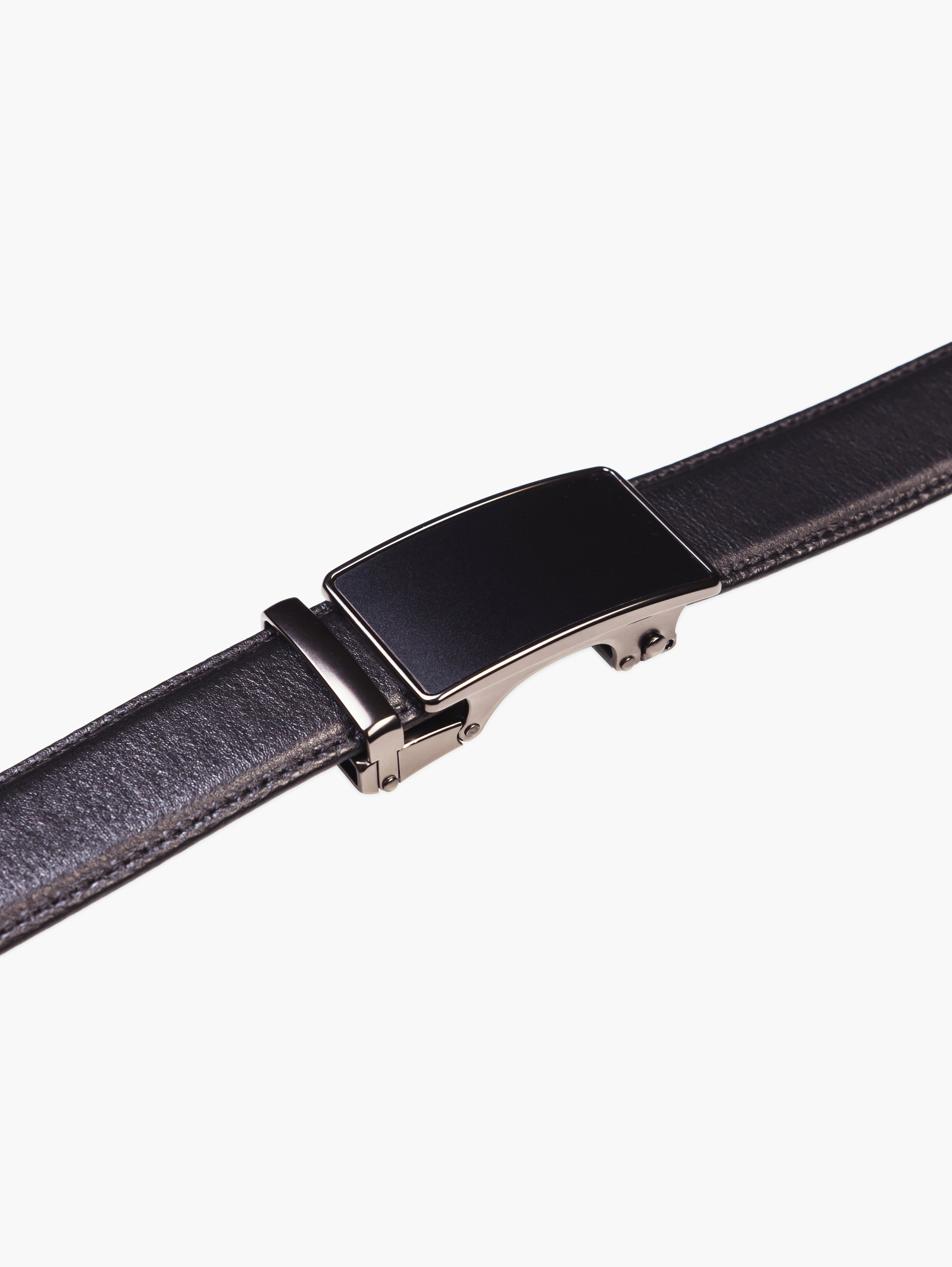 Предметная фотосъёмка — Ремни и пряжки