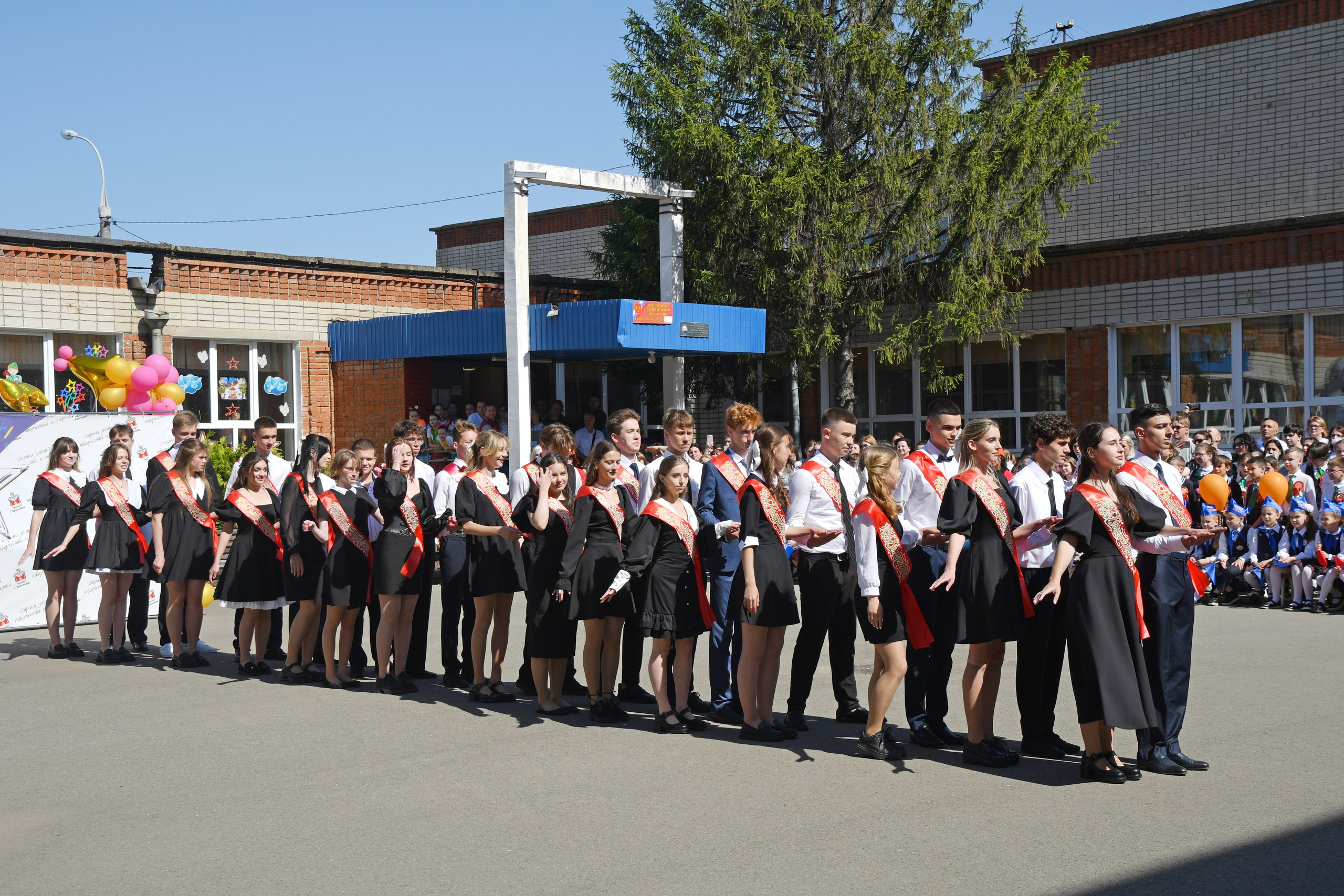 Фотограф на выпускной, последний звонок, вручение аттестатов. Вячеслав Скрипник Фотограф Краснодар