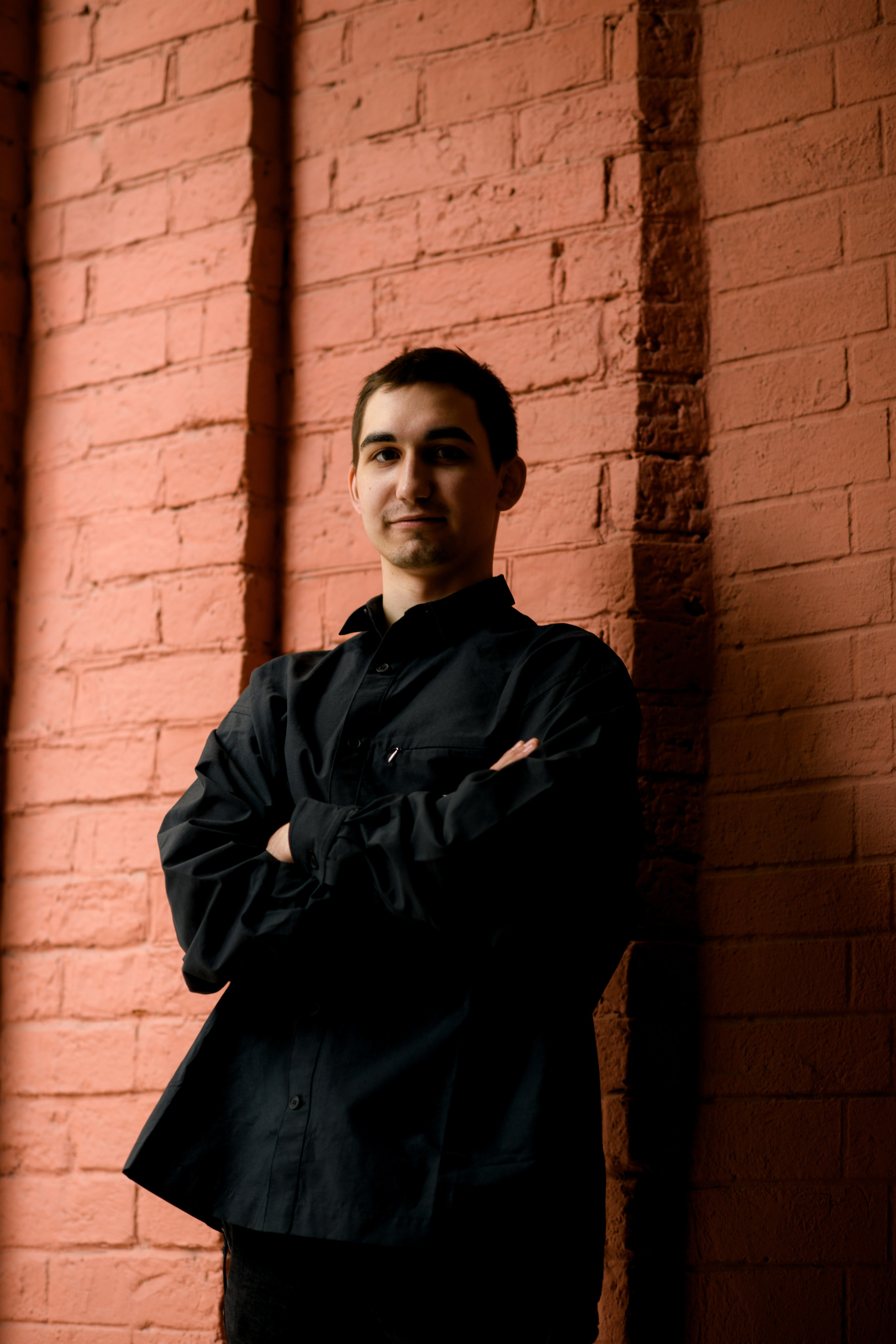 Фотосессия мальчика-подростка в городе. Главная