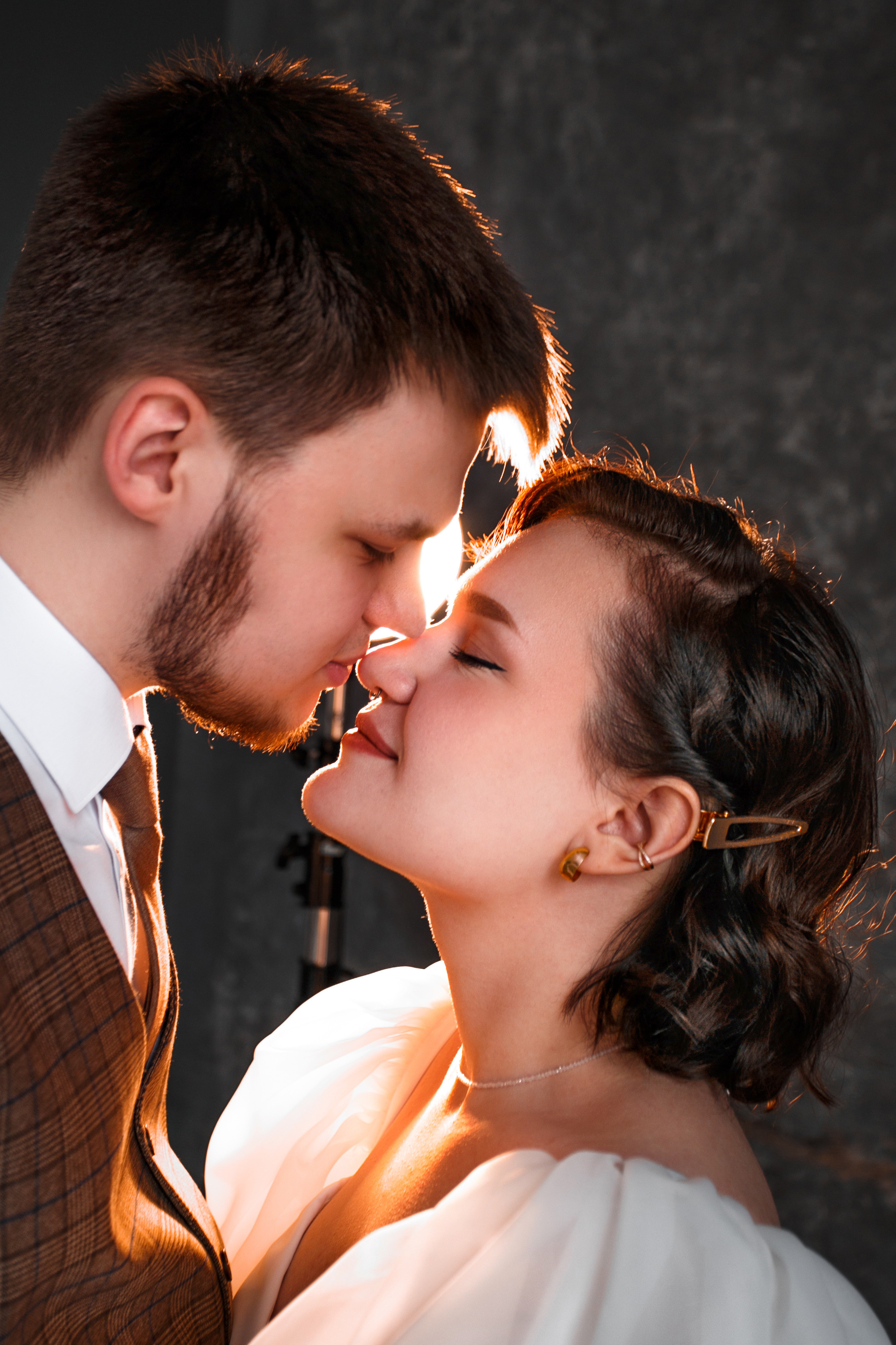 Свадебная фотосессия в студии «Atop». Фотограф в  г. Новосибирск