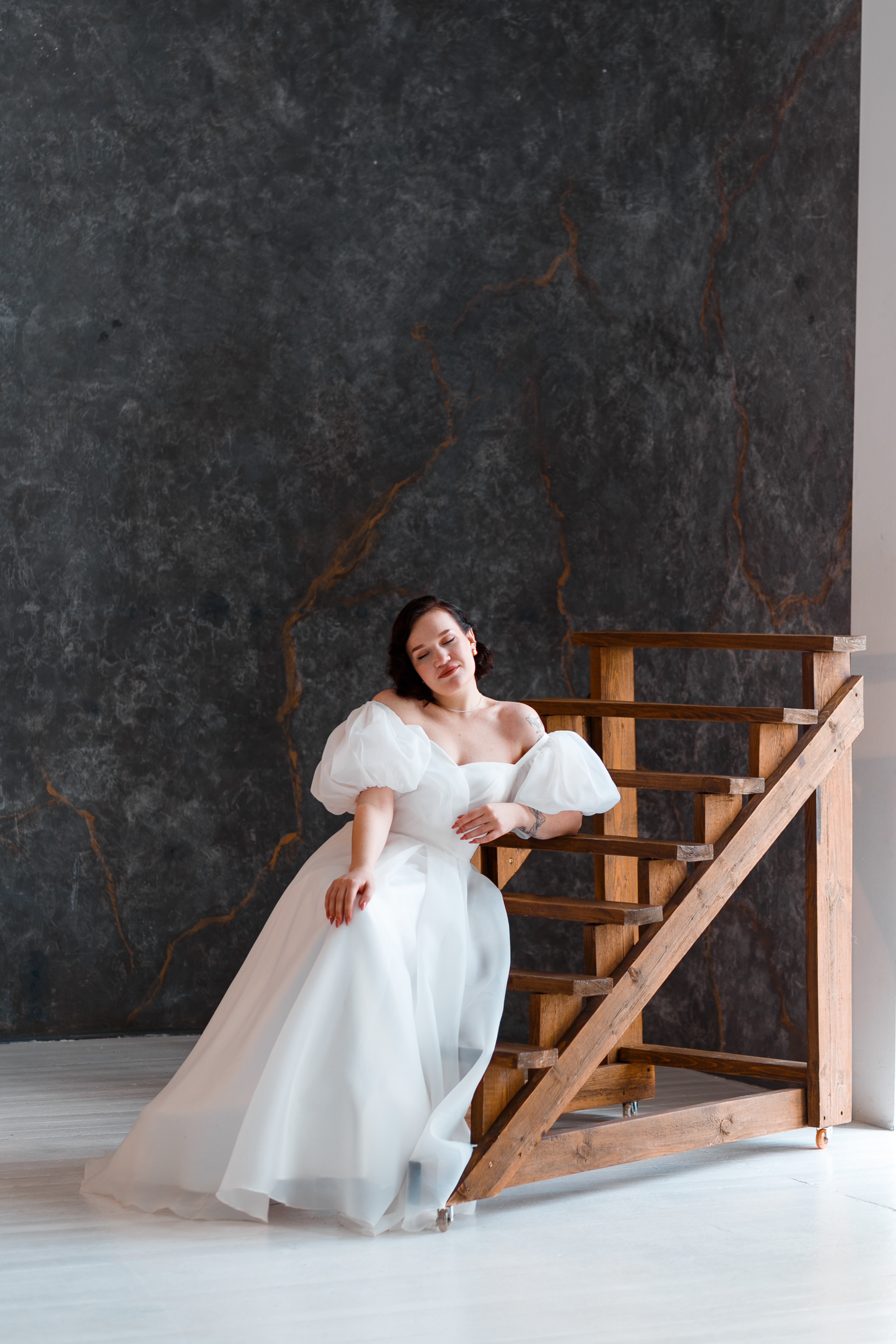 Свадебная фотосессия в студии «Atop». Фотограф в  г. Новосибирск