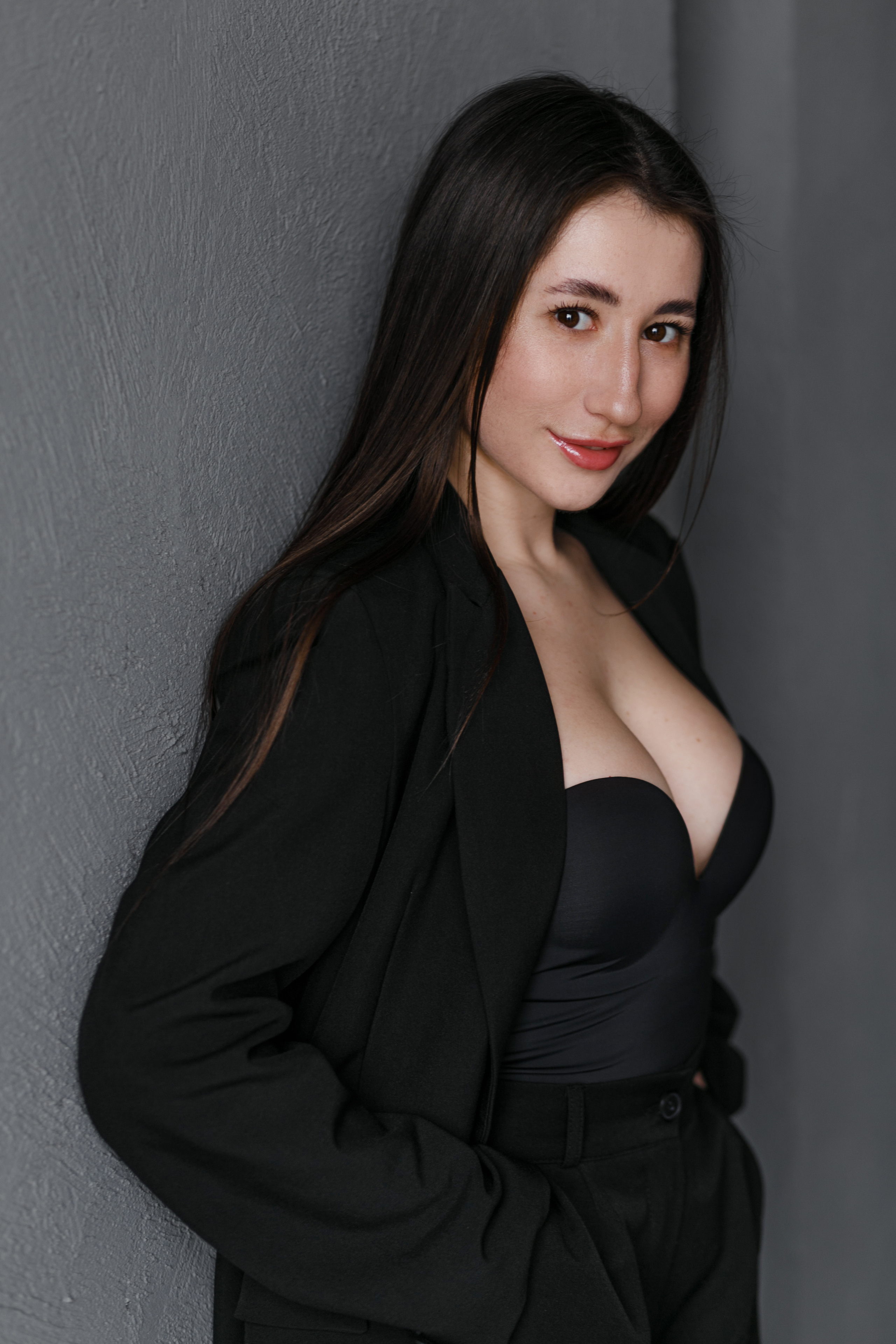 Женская\ Студия Wide \ Журинская 90 \ зал Grey. Фотограф в  г. Новосибирск