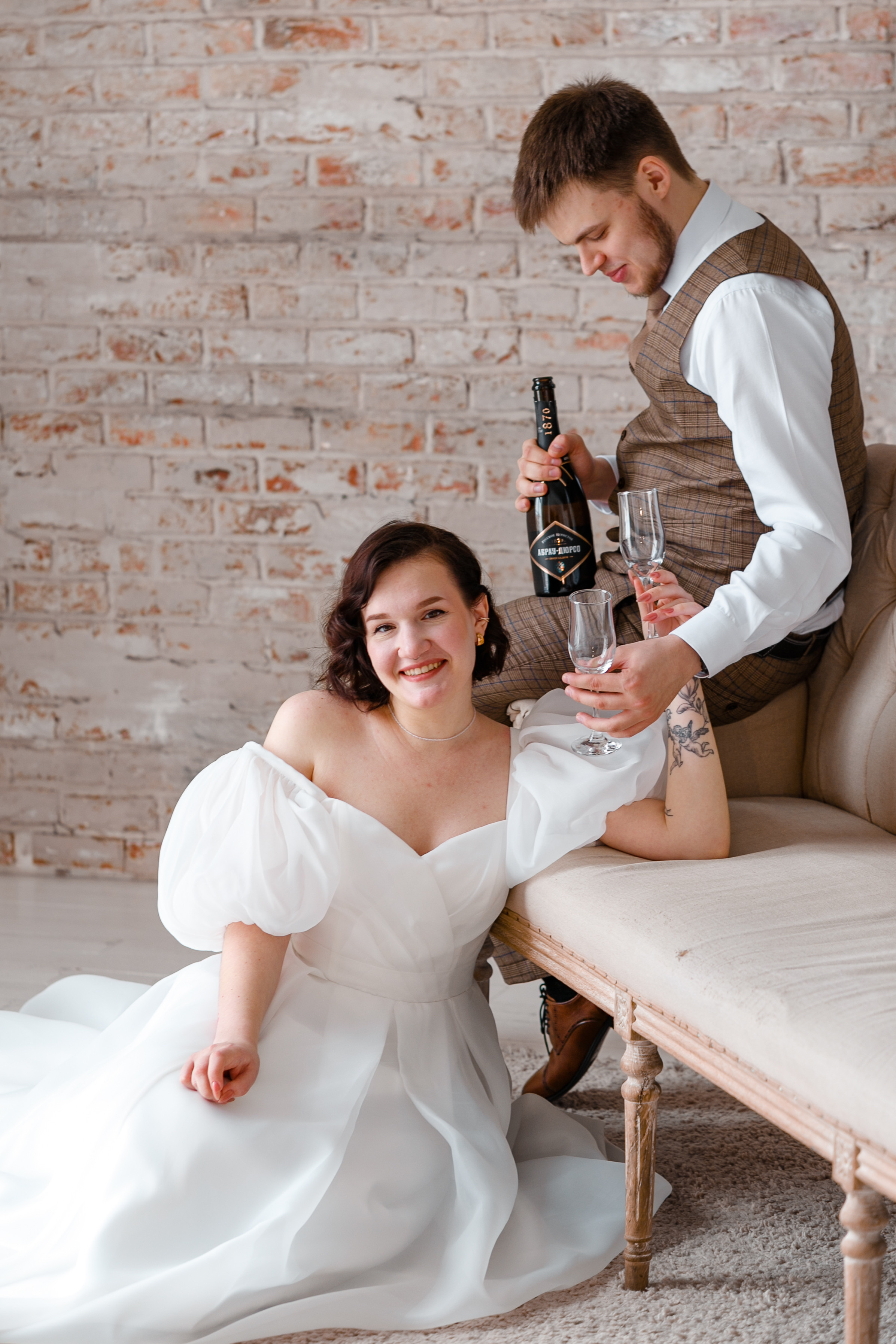 Свадебная фотосессия в студии «Atop». Фотограф в  г. Новосибирск