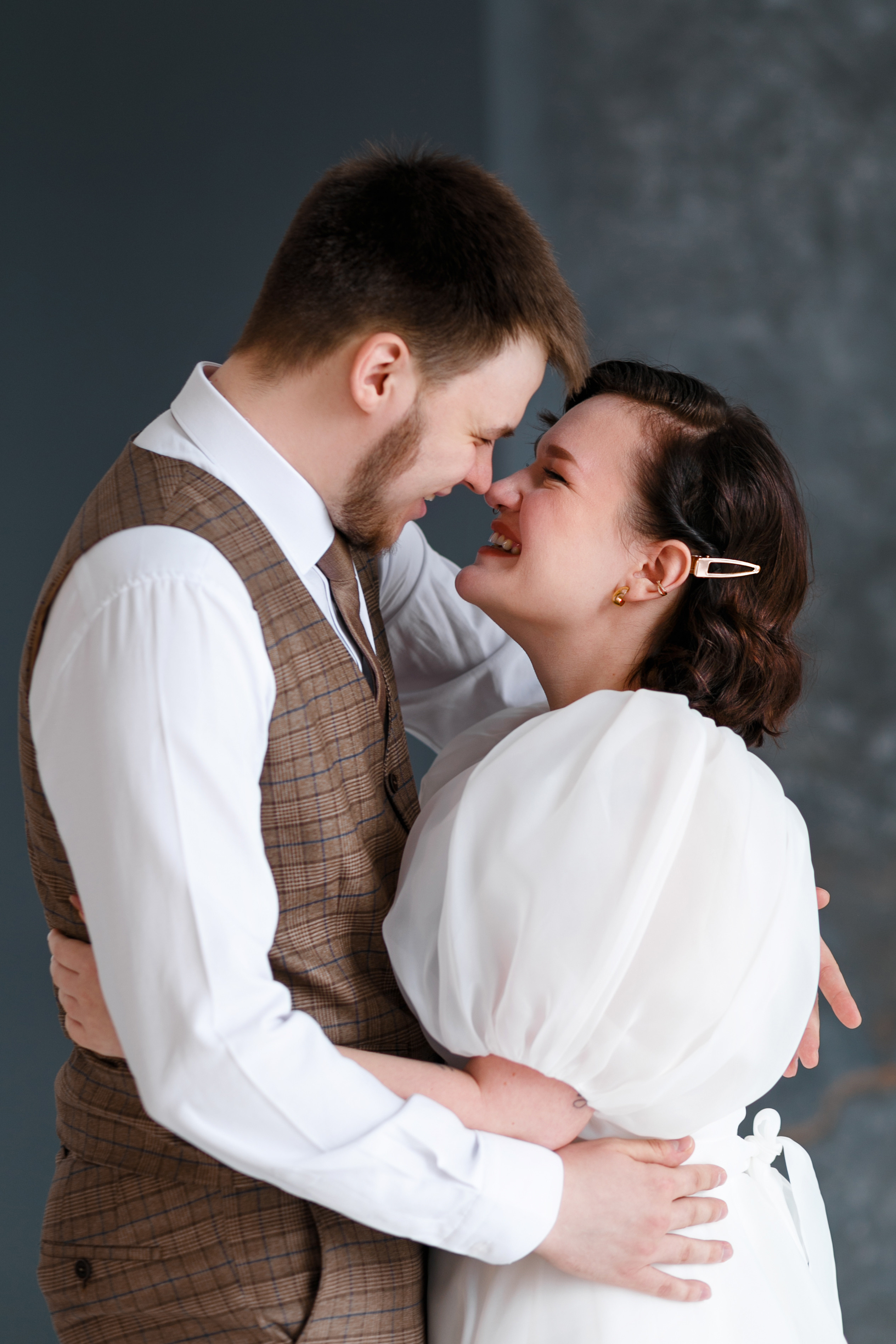 Свадебная фотосессия в студии «Atop». Фотограф в  г. Новосибирск