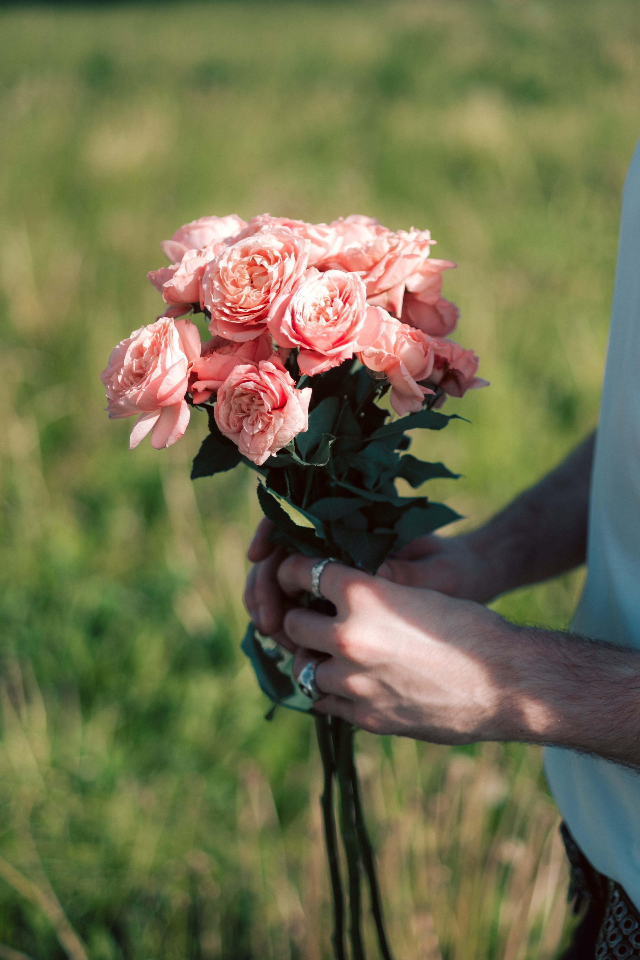 Костя. Съёмка с цветами в поле. Lickord