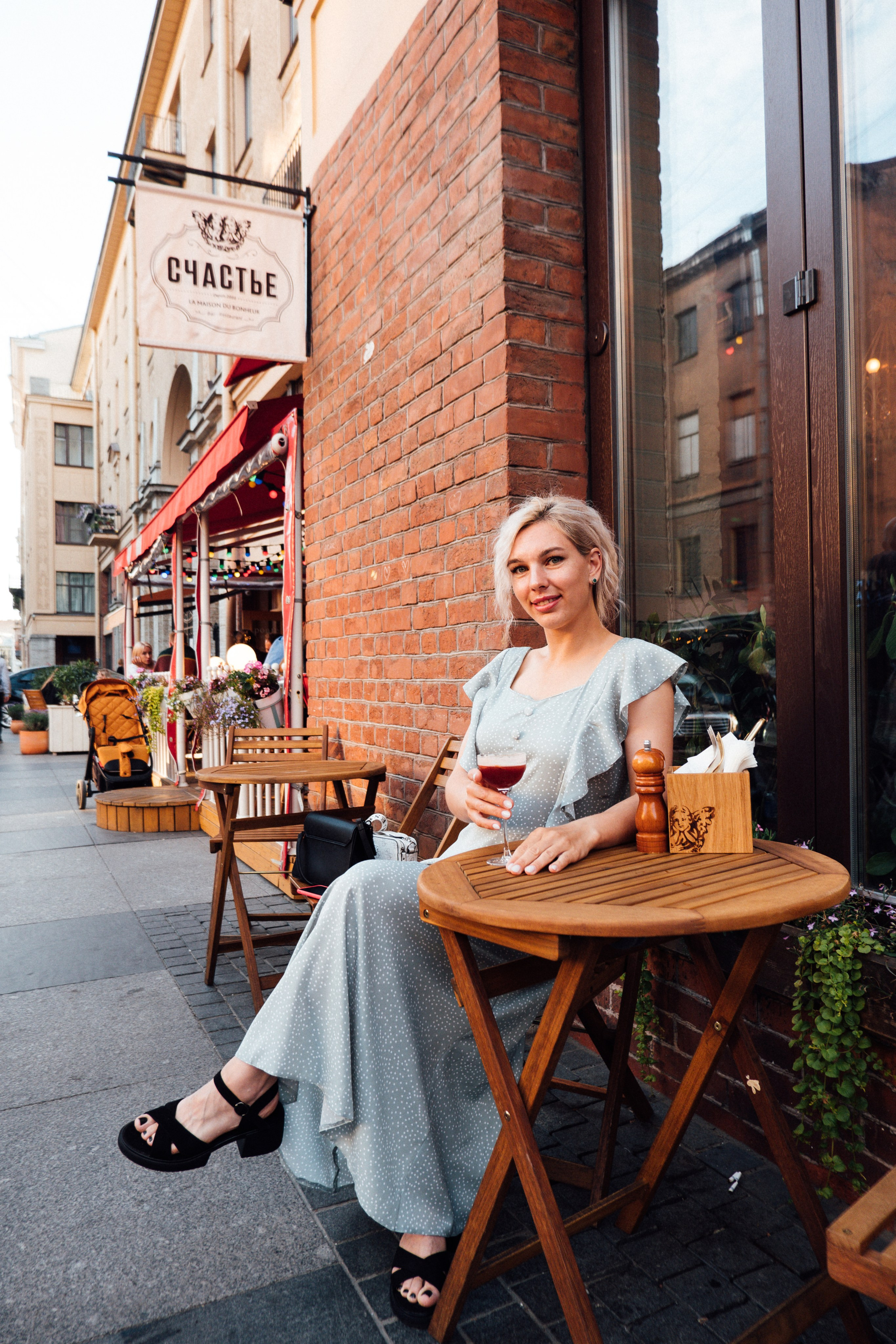 Встреча подруг. Репортажный фотограф в Санкт-Петербурге. Фотограф на мероприятие в СПБ