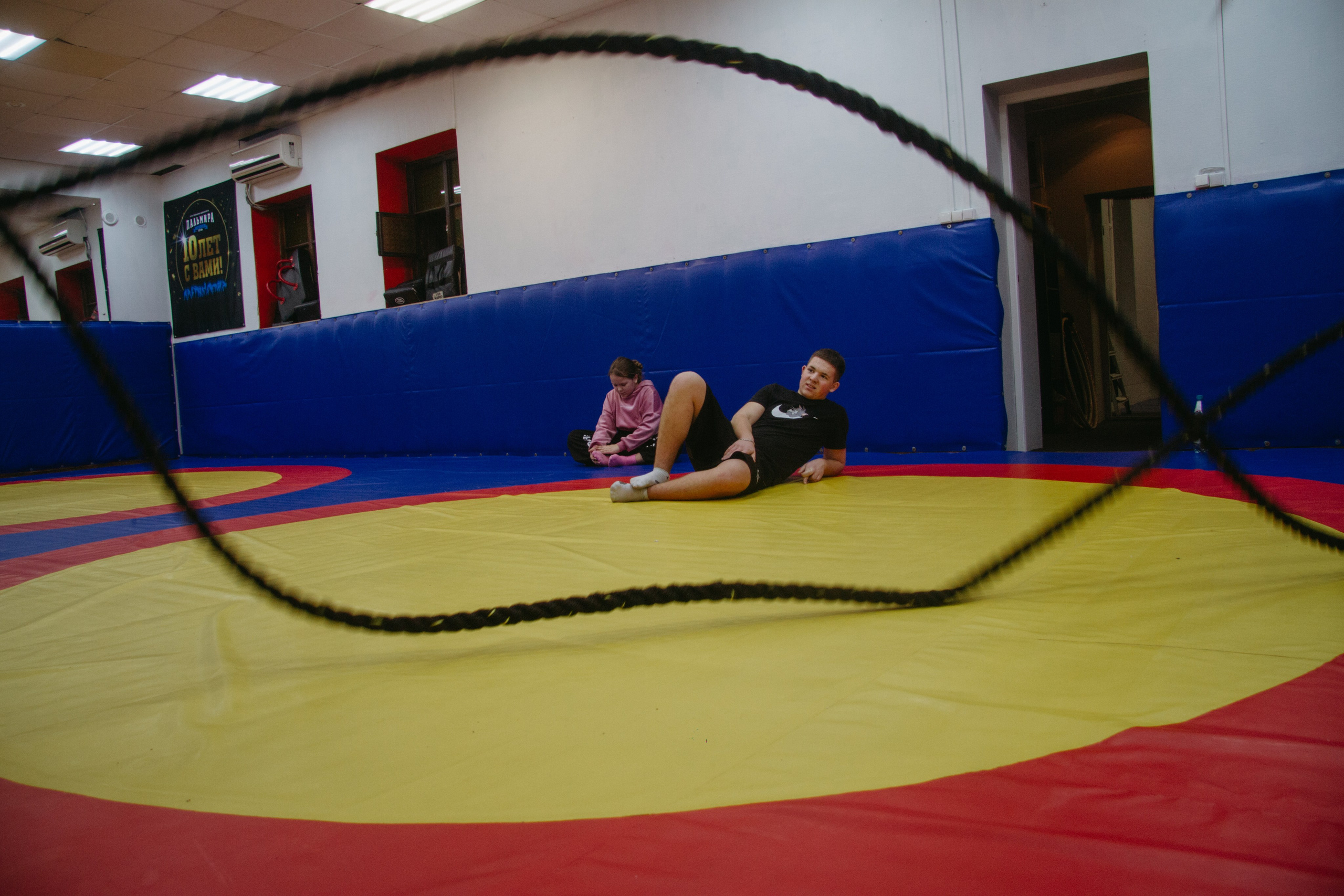 Тренировка по акробатике 