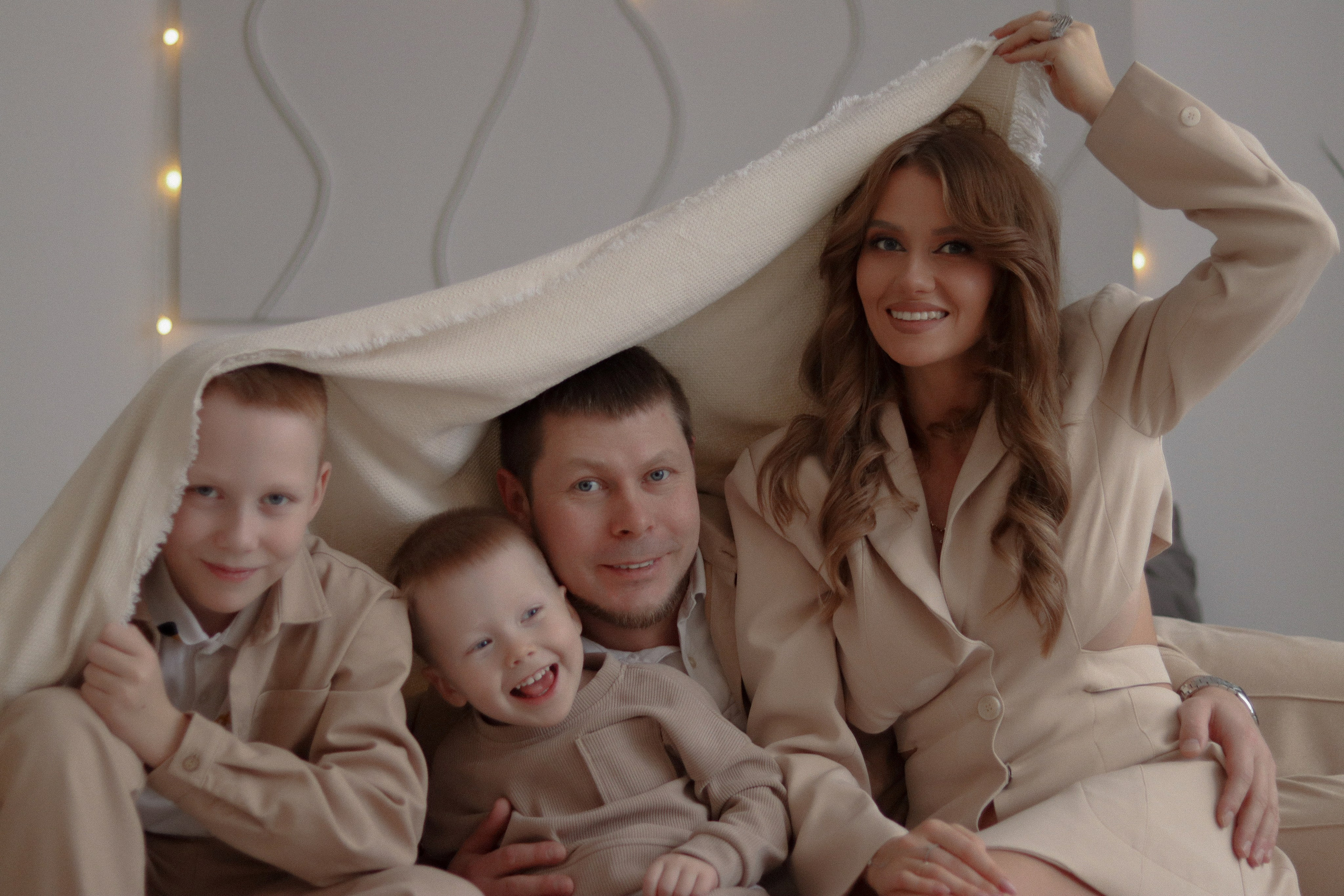 Семья Юли, Жени, Платона и Мирона. Фотограф Самара Лена Мандарин