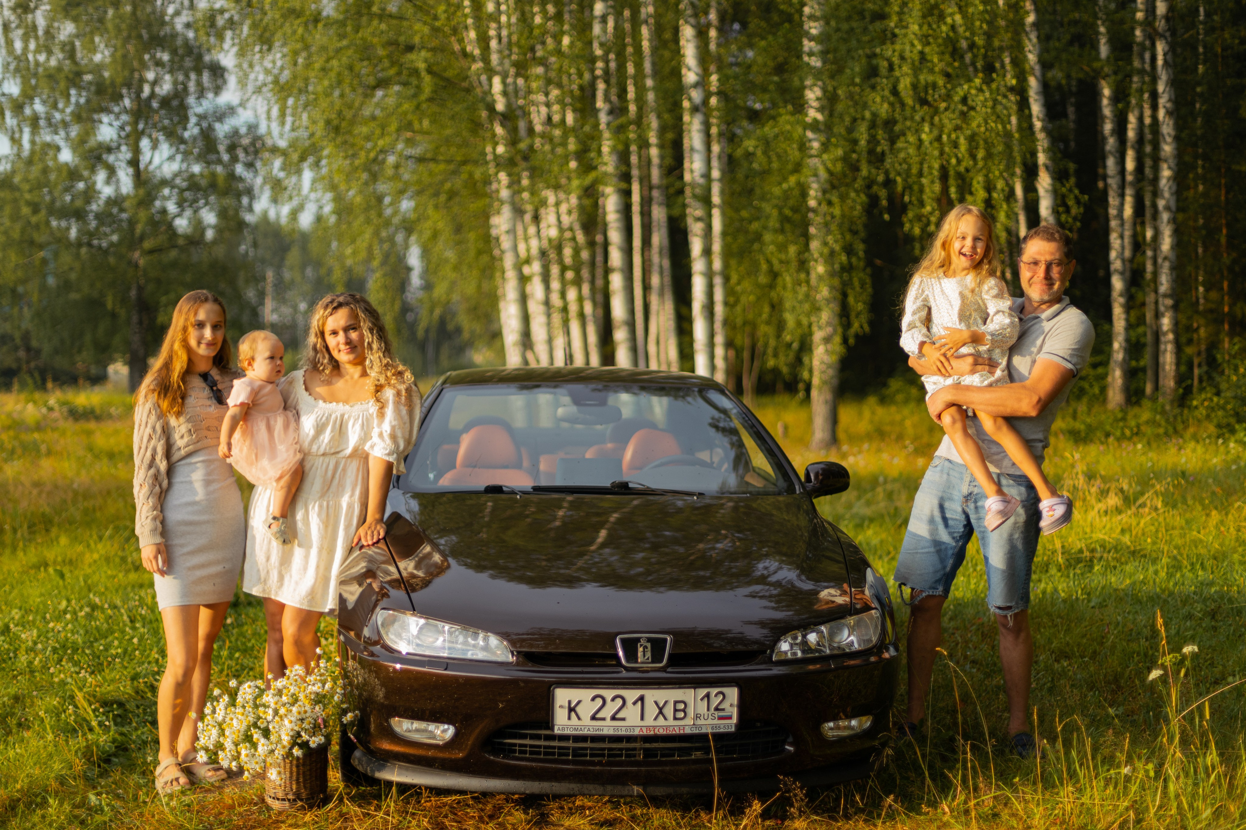 Евгений с семьей. Главная