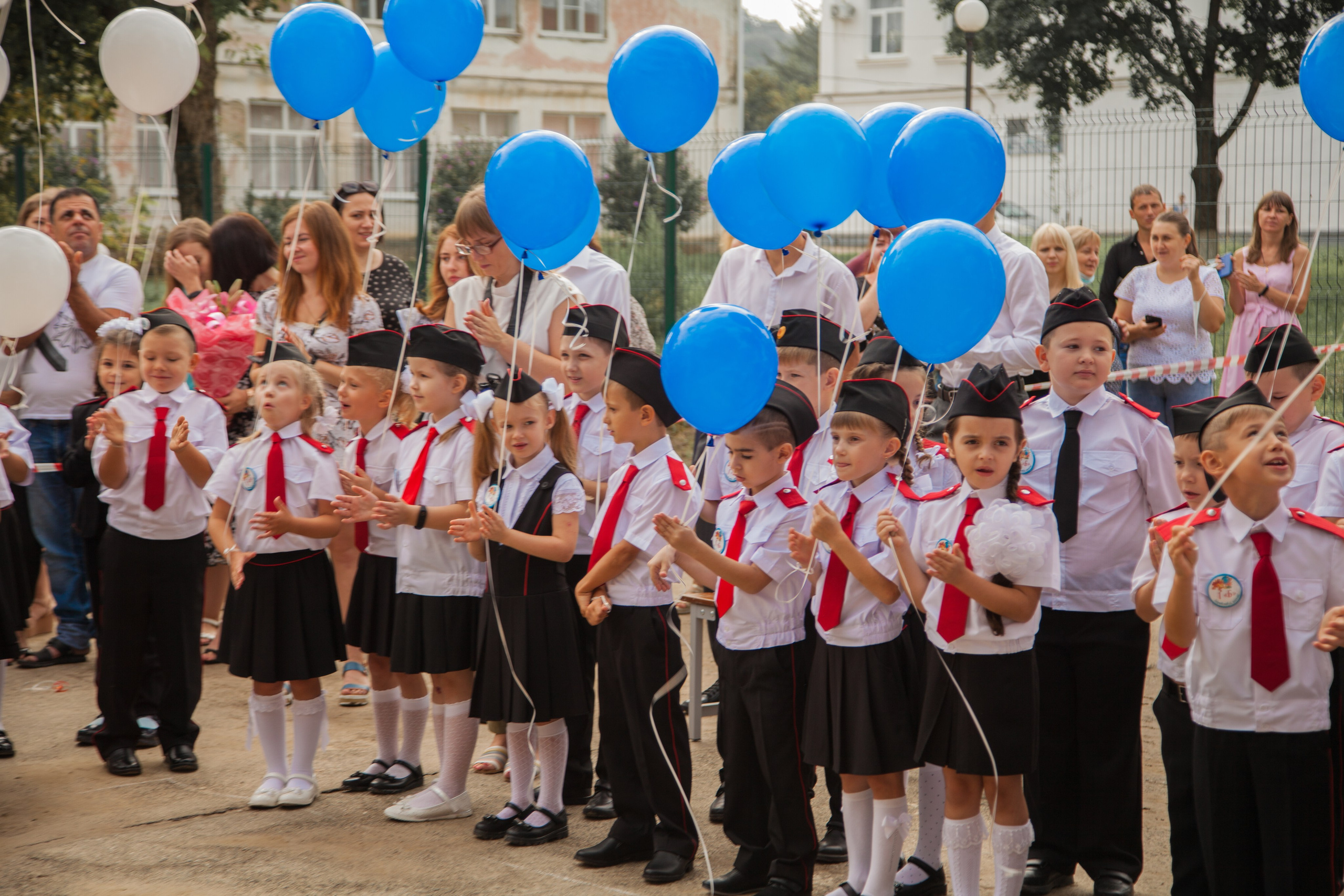 Линейка 1 сентября. Свадебный и семейный фотограф в Армавире