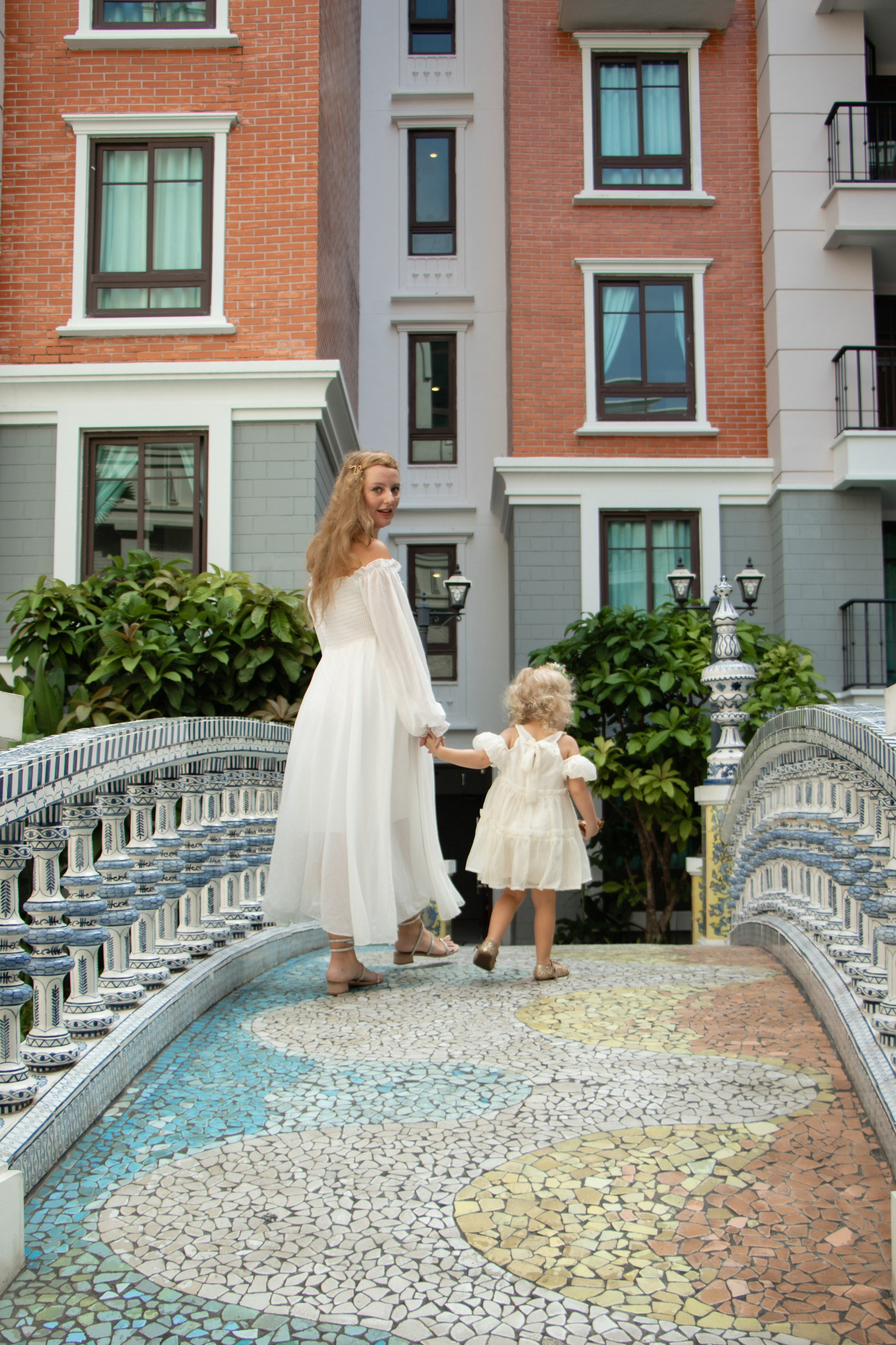 Maria and Anna. Portrait photographer in Thailand