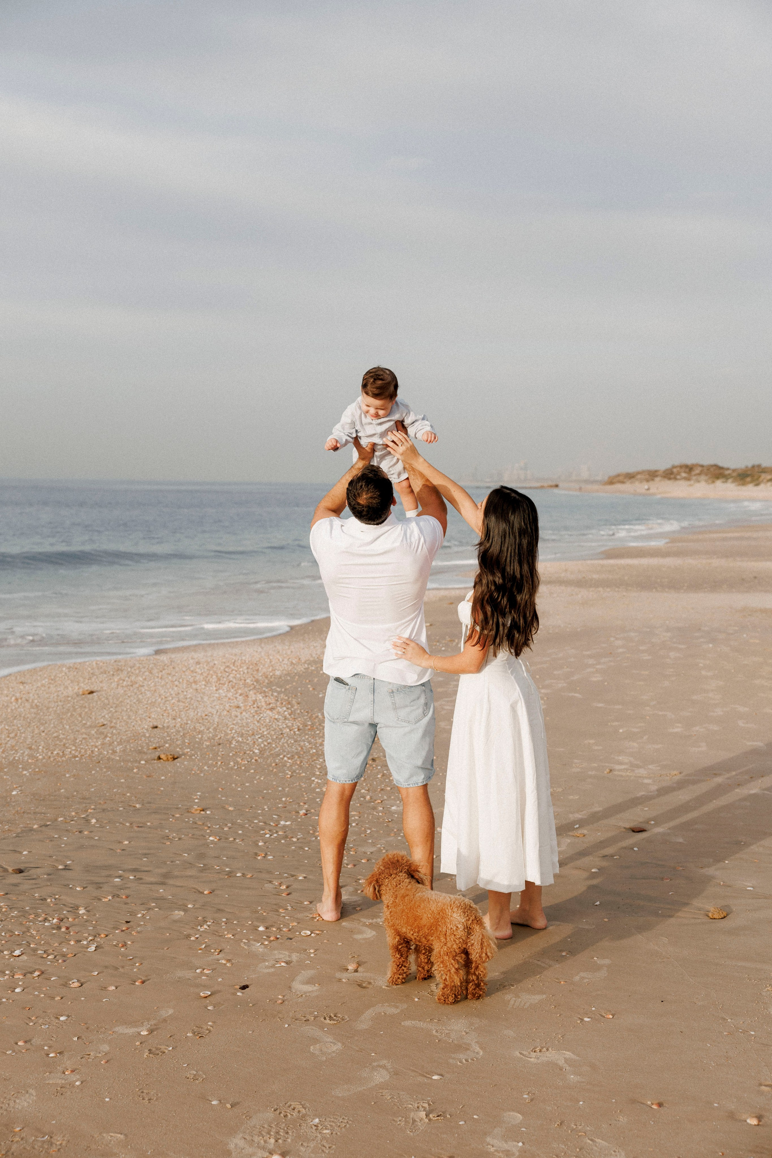 First year family photos near the sea. Главная
