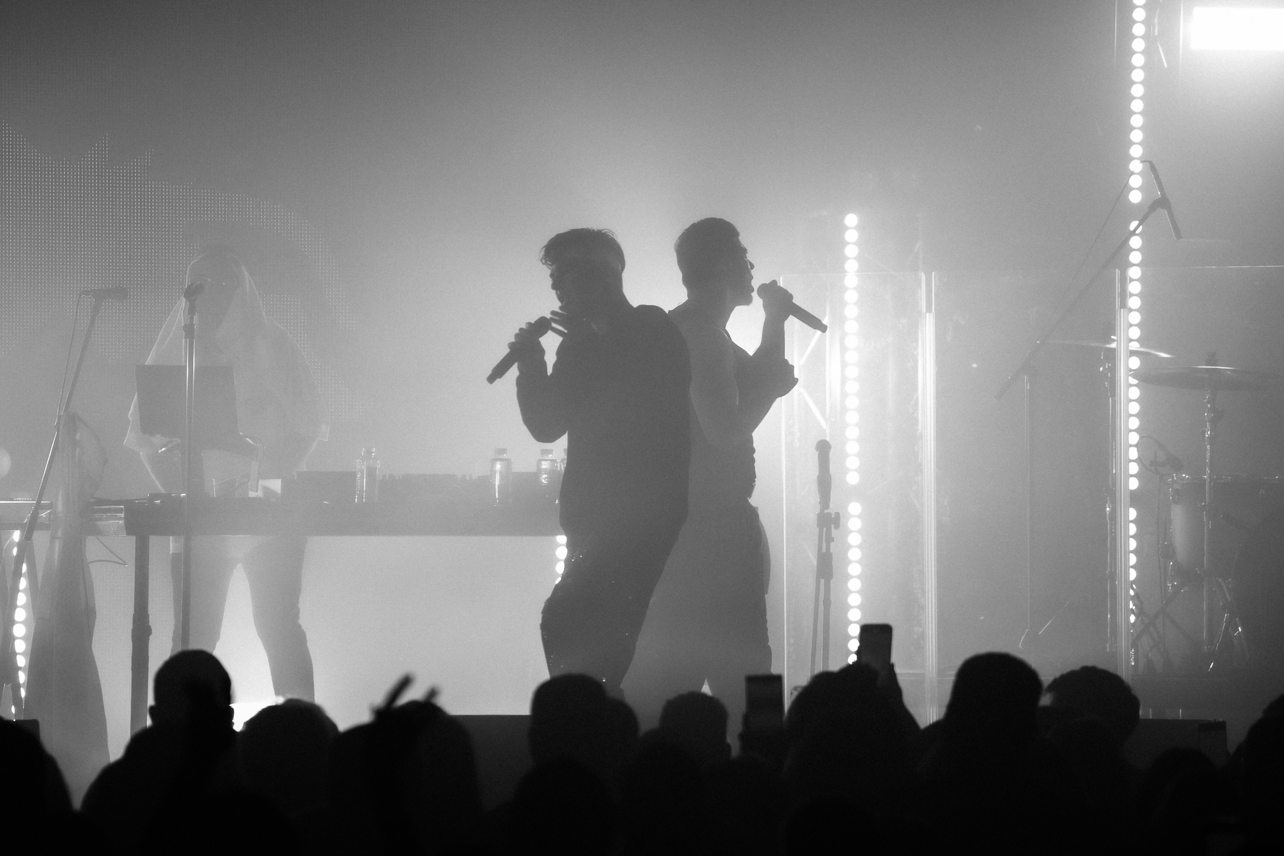 Фотоотчёт и репортаж с концерта группы GAYAZOV$ BROTHER$. Красильников Евгений — профессиональный фотограф в Ростове-на-Дону