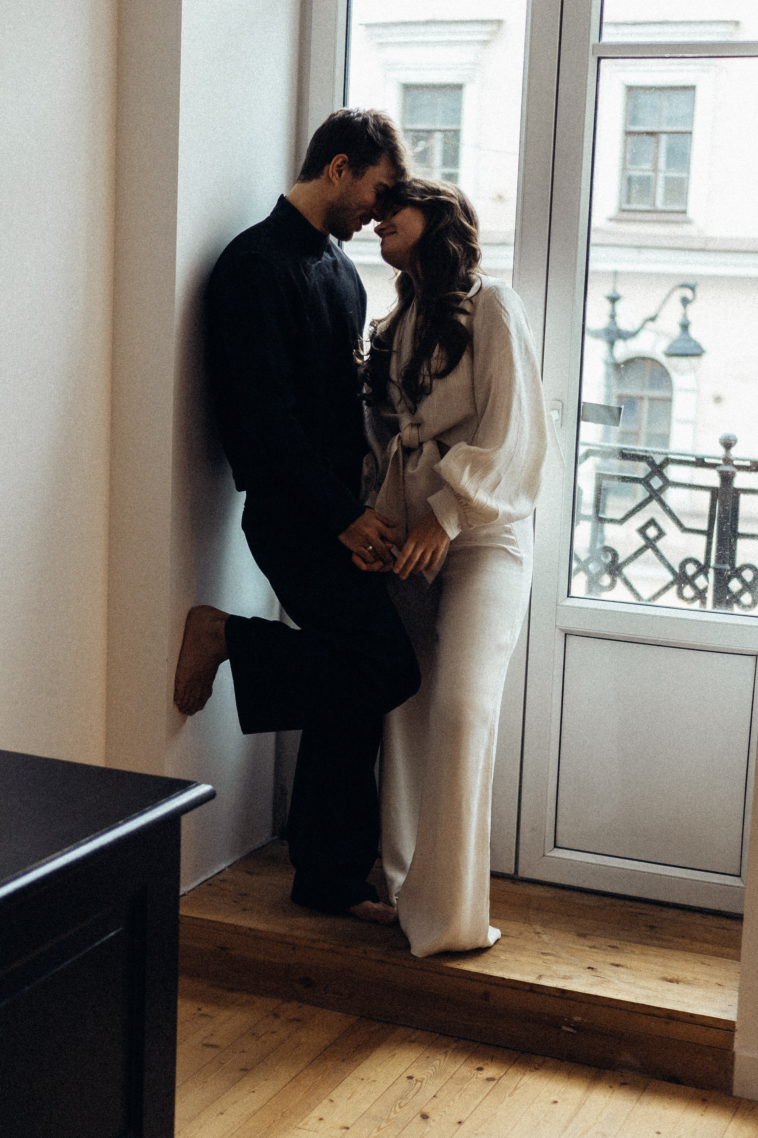 УТРО ЖЕНИХА И НЕВЕСТЫ В ПИТЕРСКОЙ КВАРТИРЕ И СЬЕМКА С СВАДЕБНЫХ ОБРАЗАХ. Профессиональный фотограф, Санкт-Петербург — Виктория Богомолова