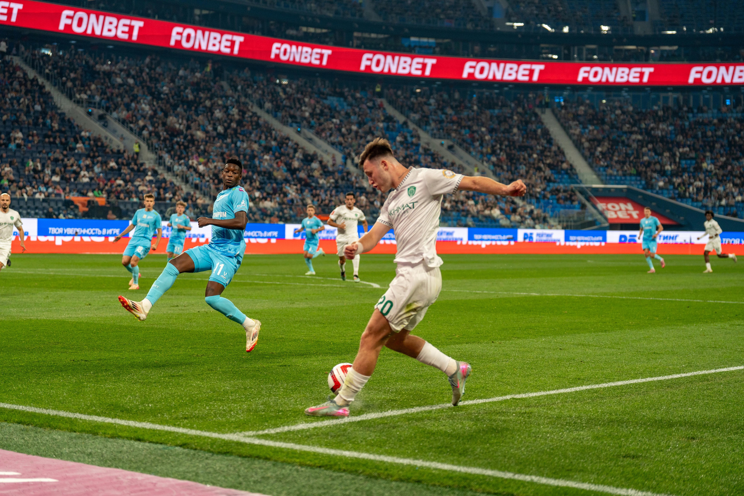 Съёмка спортивного фотографа Санкт-Петербург: Зенит против Ахмата