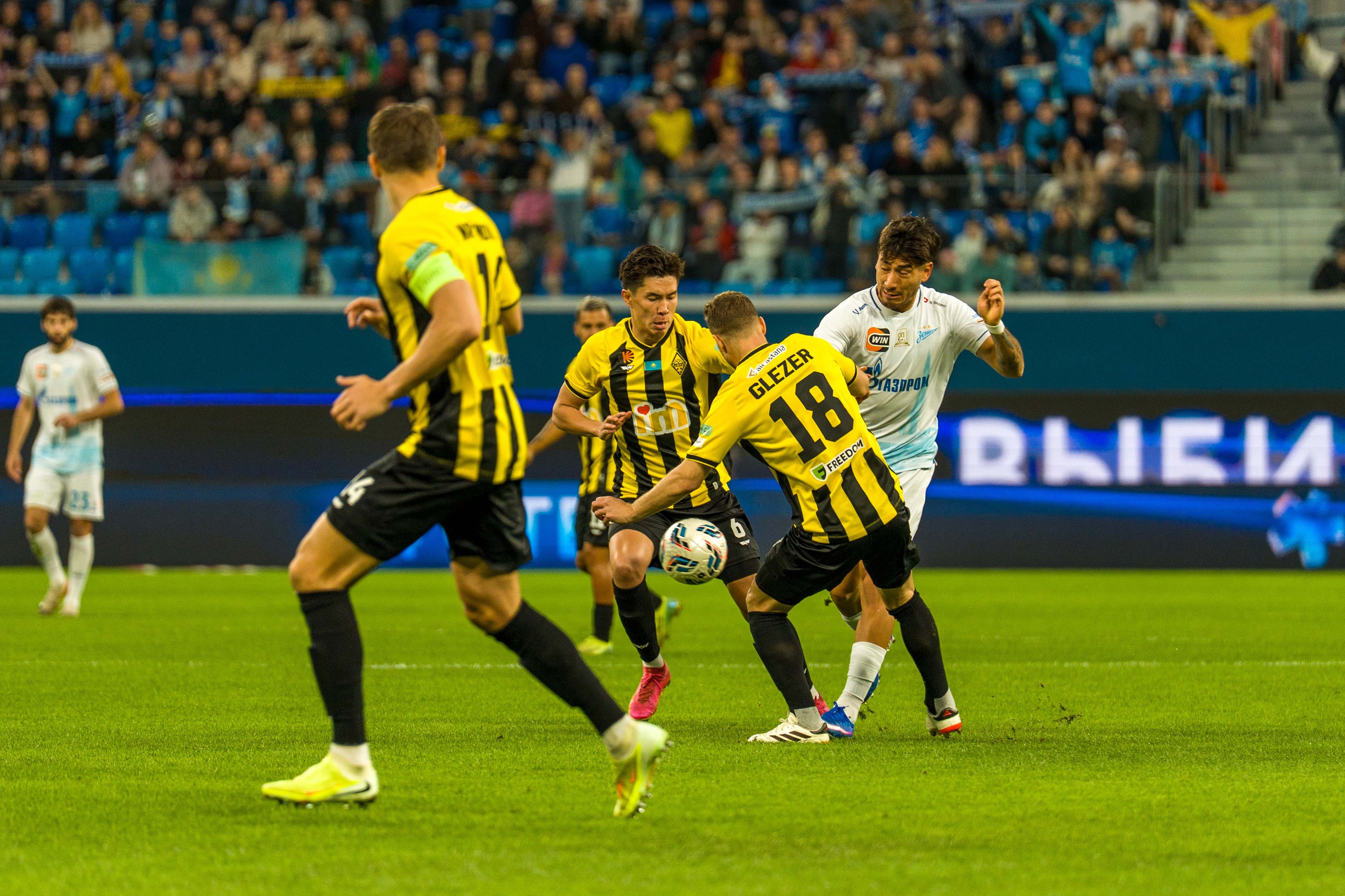 Зенит — Кайрат: фотогалерея товарищеского матча в Санкт-Петербурге | Антон Гауф. Спортивный фотограф в Санкт-Петербурге | Антон Гауф