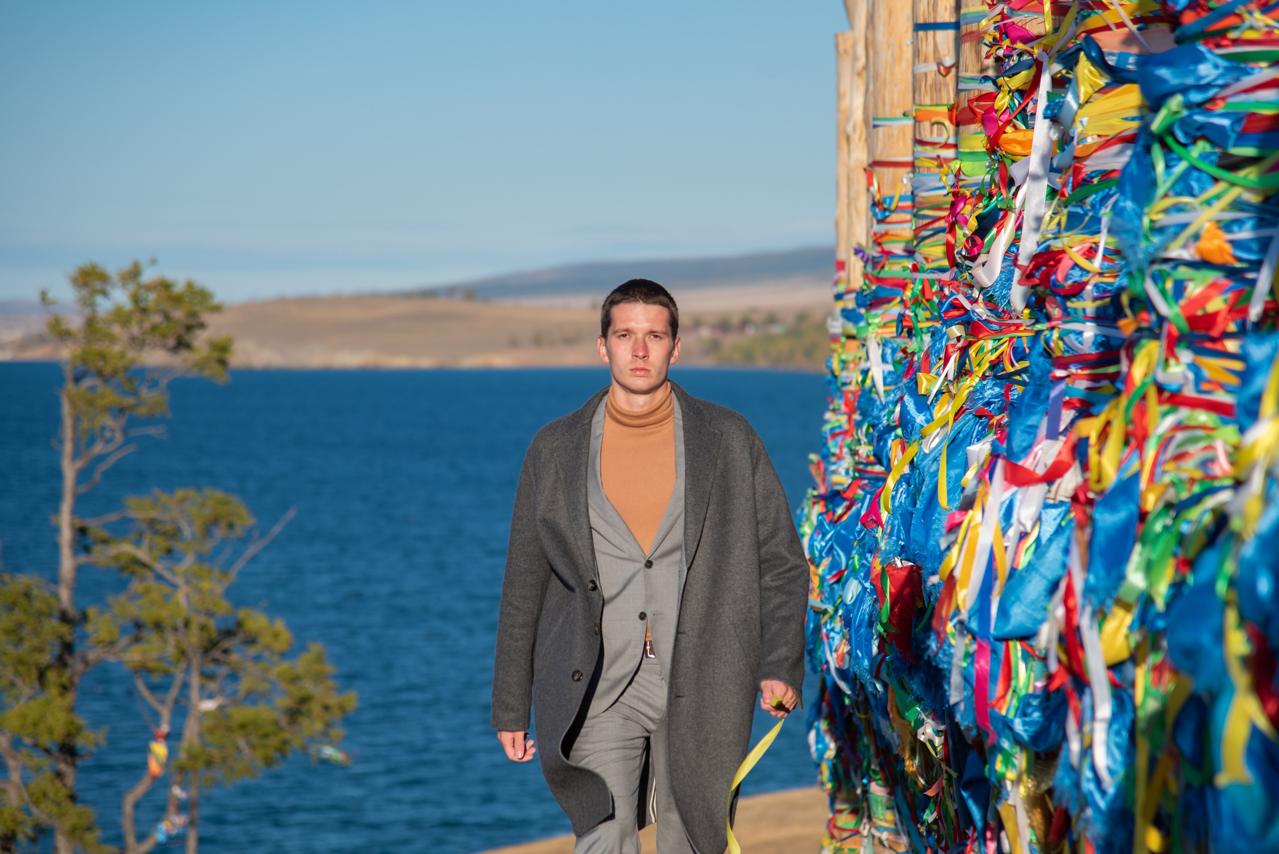 Съёмка одежды на Ольхоне. Занимаюсь профессиональной фотографией и живу рядом с Байкалом. Работаю в разных жанрах