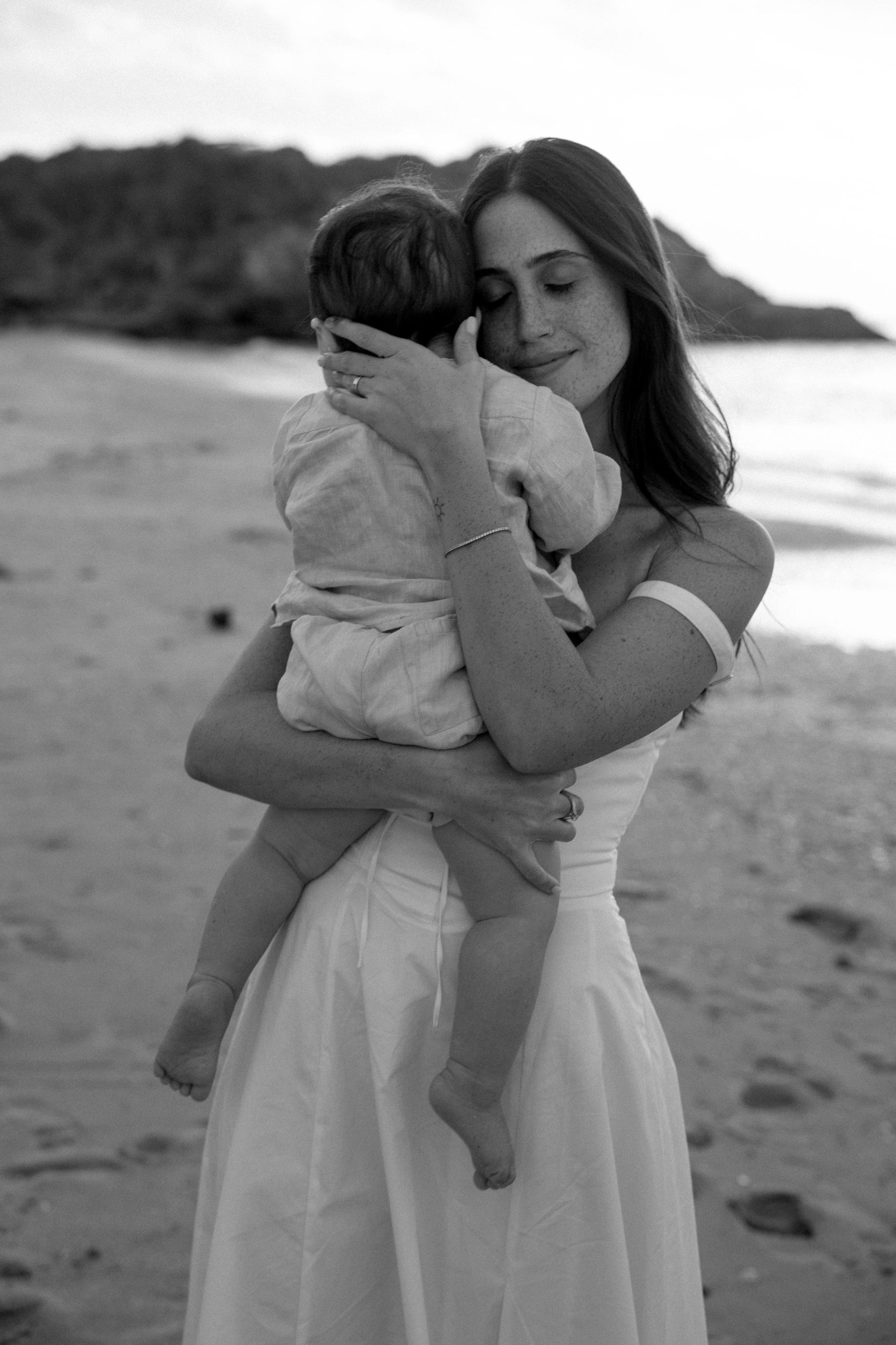 First year family photos near the sea. Главная
