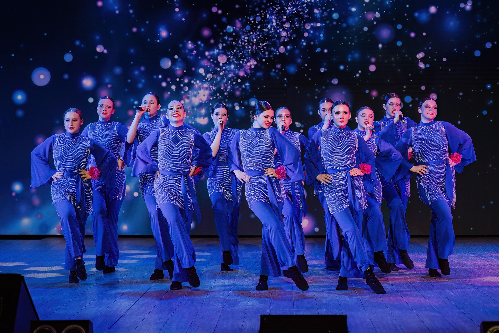 Отчетный концерт Образцового коллектива Алтая театра эстрадной песни «Созвездие». Свадебный и репортажный фотограф Никита Сницарев в Барнауле