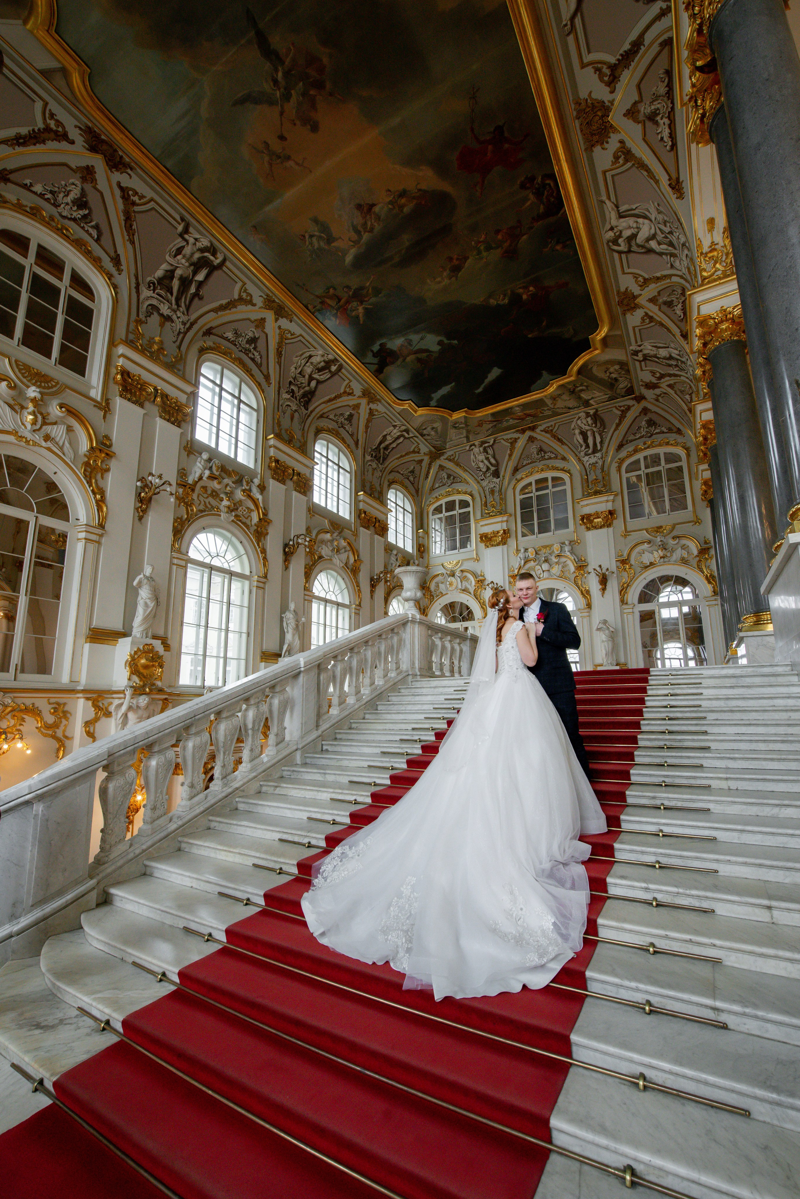 Екатерина и Алексей (свадебная фотосессия в Эрмитаже и Первом Дворце Бракосочетания на Английской набережной 28). Портретный, семейный и свадебный фотограф в Санкт-Петербурге и в Пушкине Ширяев Денис