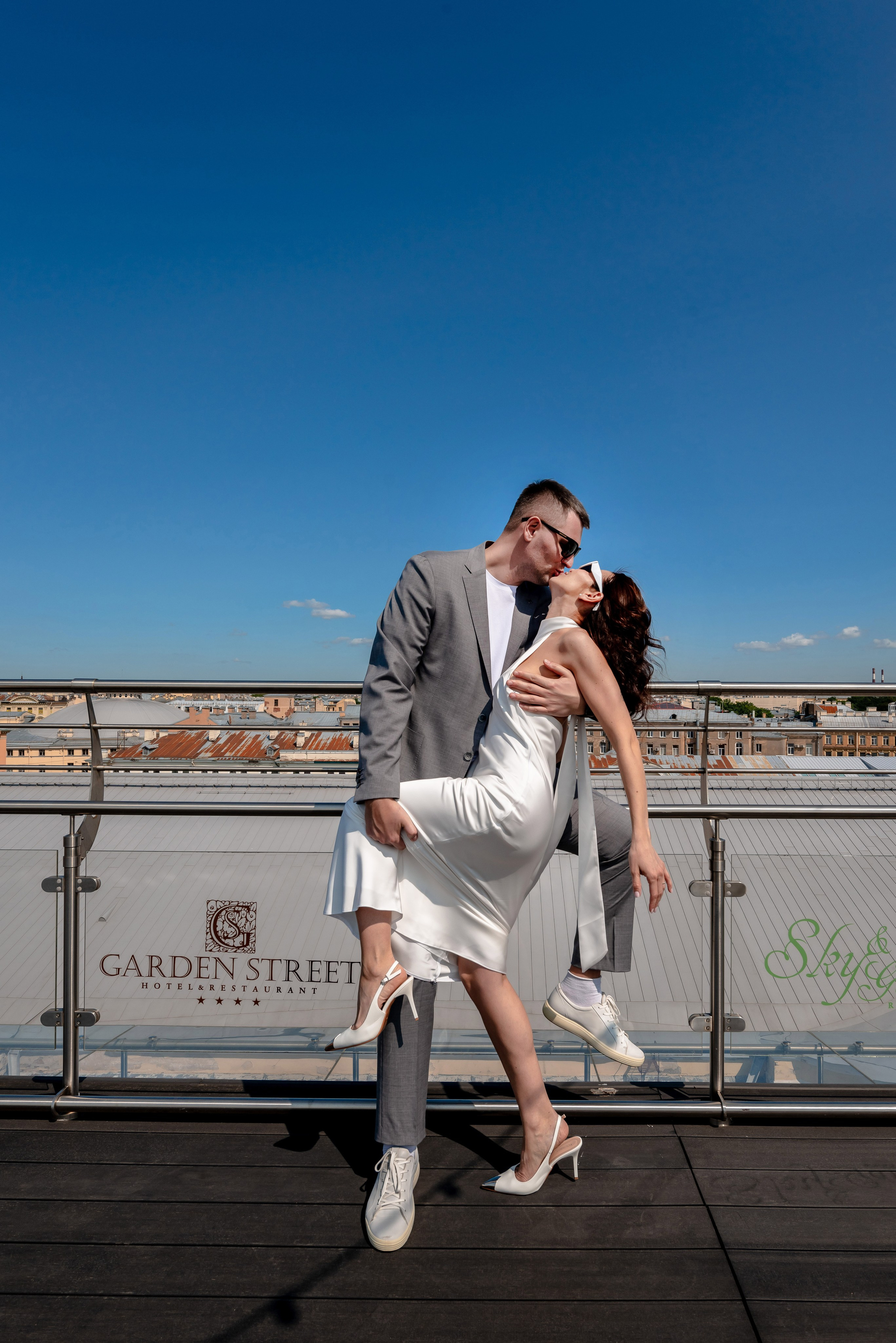 Алина и Алексей (прогулка на кабриолете, Академия Художеств, Екатерининский парк в Пушкине). Портретный, семейный и свадебный фотограф в Санкт-Петербурге и в Пушкине Ширяев Денис