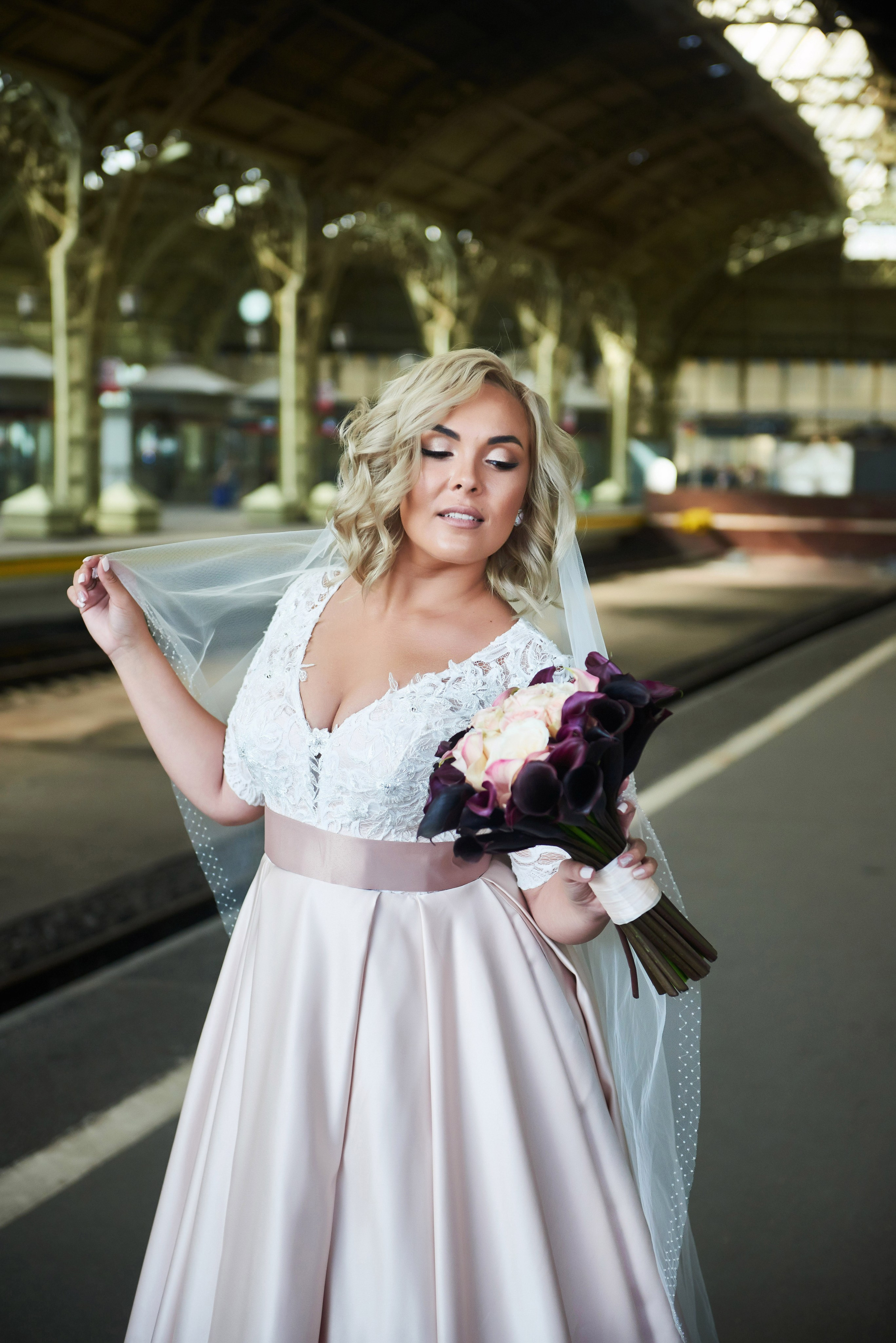 Марта и Анатолий (фотосессия на Витебском вокзале). Портретный, семейный и свадебный фотограф в Санкт-Петербурге и в Пушкине Ширяев Денис