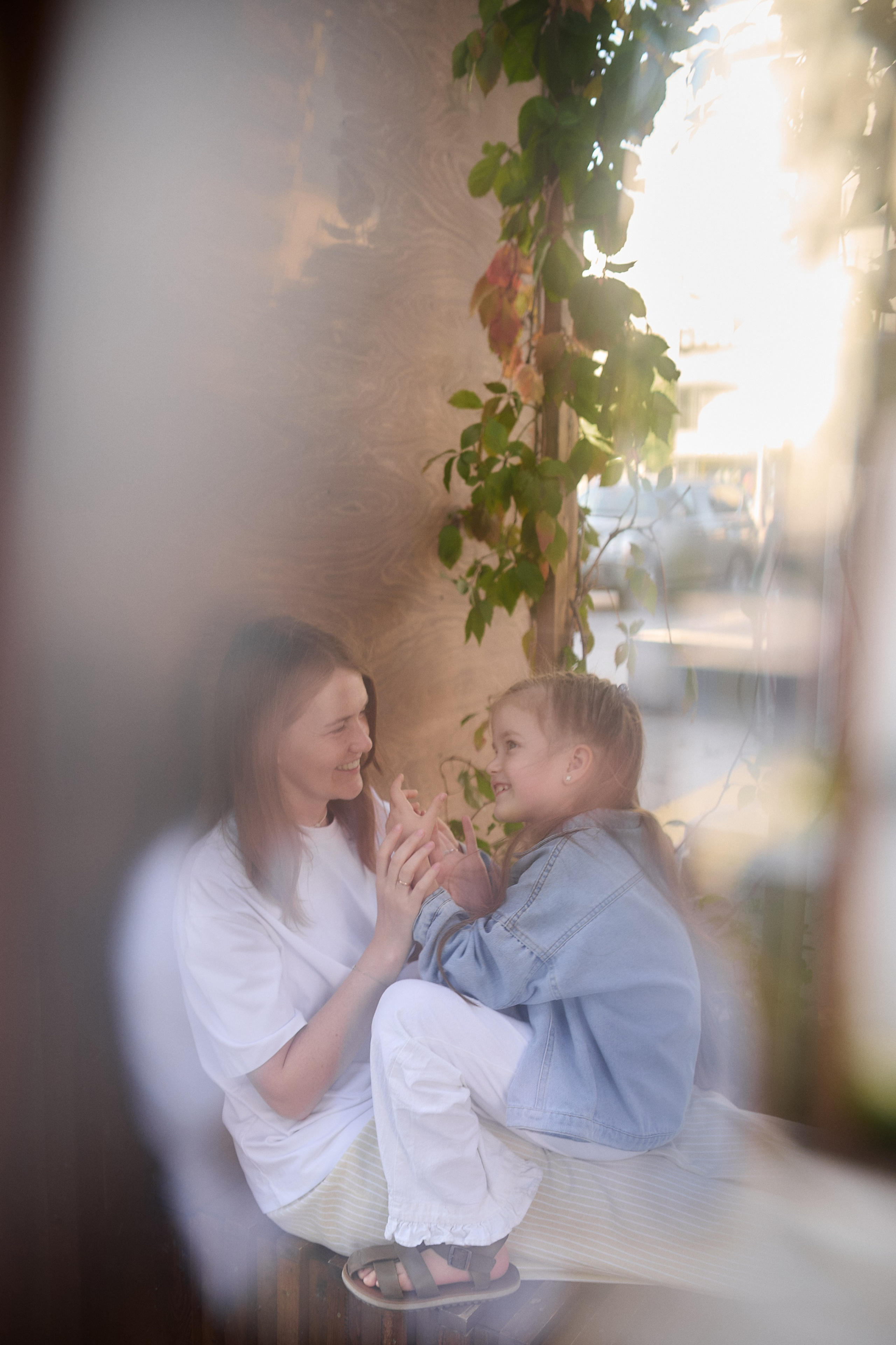 Катя и Ника. Прогулка по Новому Арбату. Семейный и свадебный lifestyle-фотограф в Москве Мария Петрова