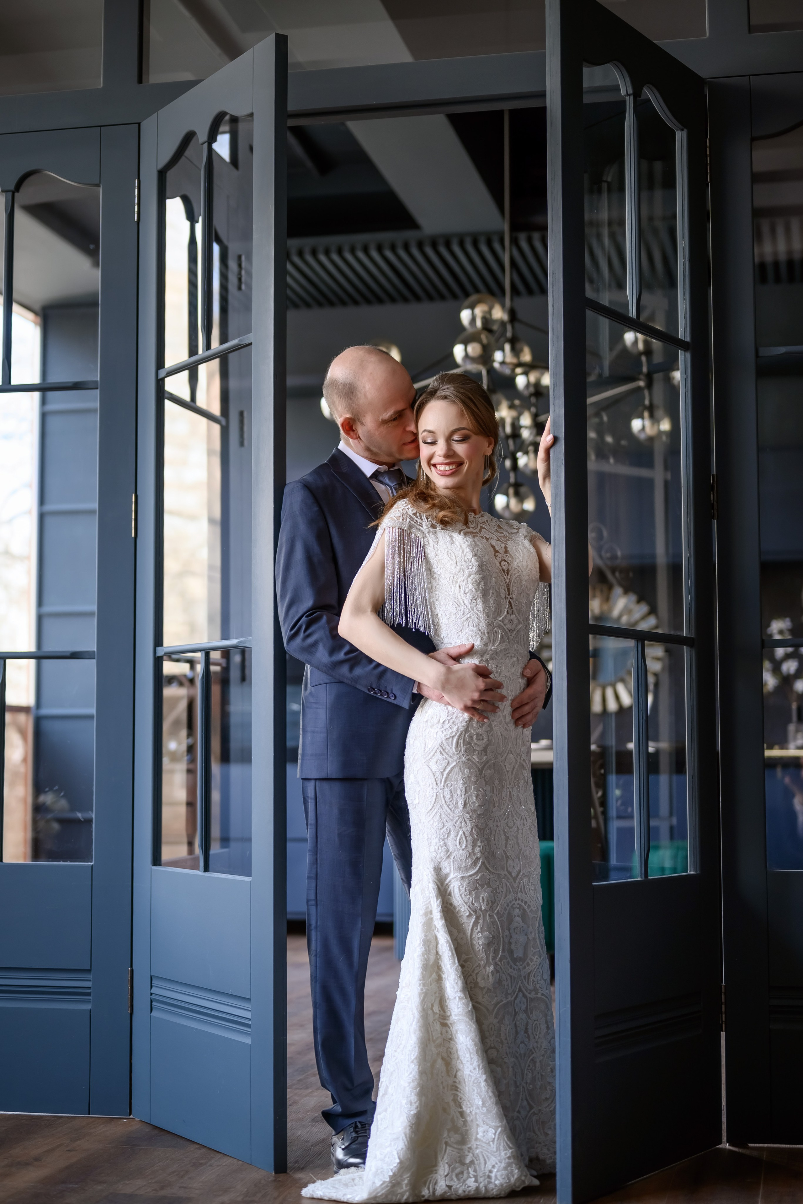 Свадебная фотосессия в залах фотостудии Аврора. Юлия Басня семейный и свадебный фотограф в Донецке