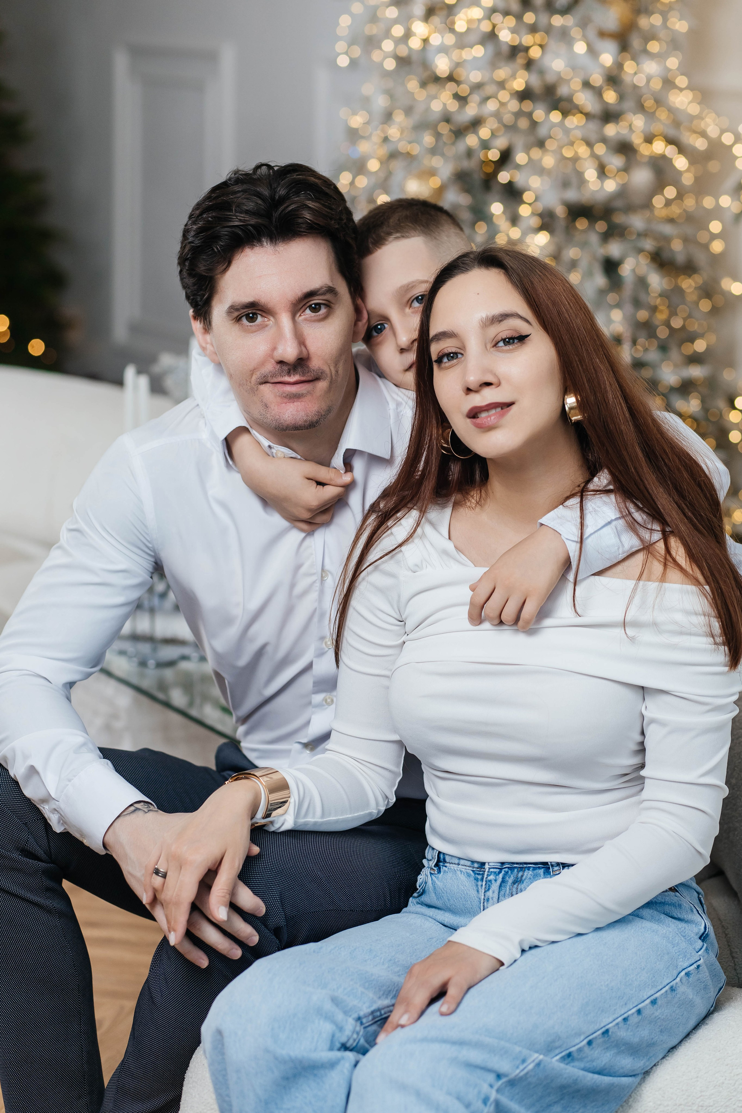 Семейная фотосессия большой семьи НГ 2026. Женский фотограф в Оренбурге Ирина Заводчикова