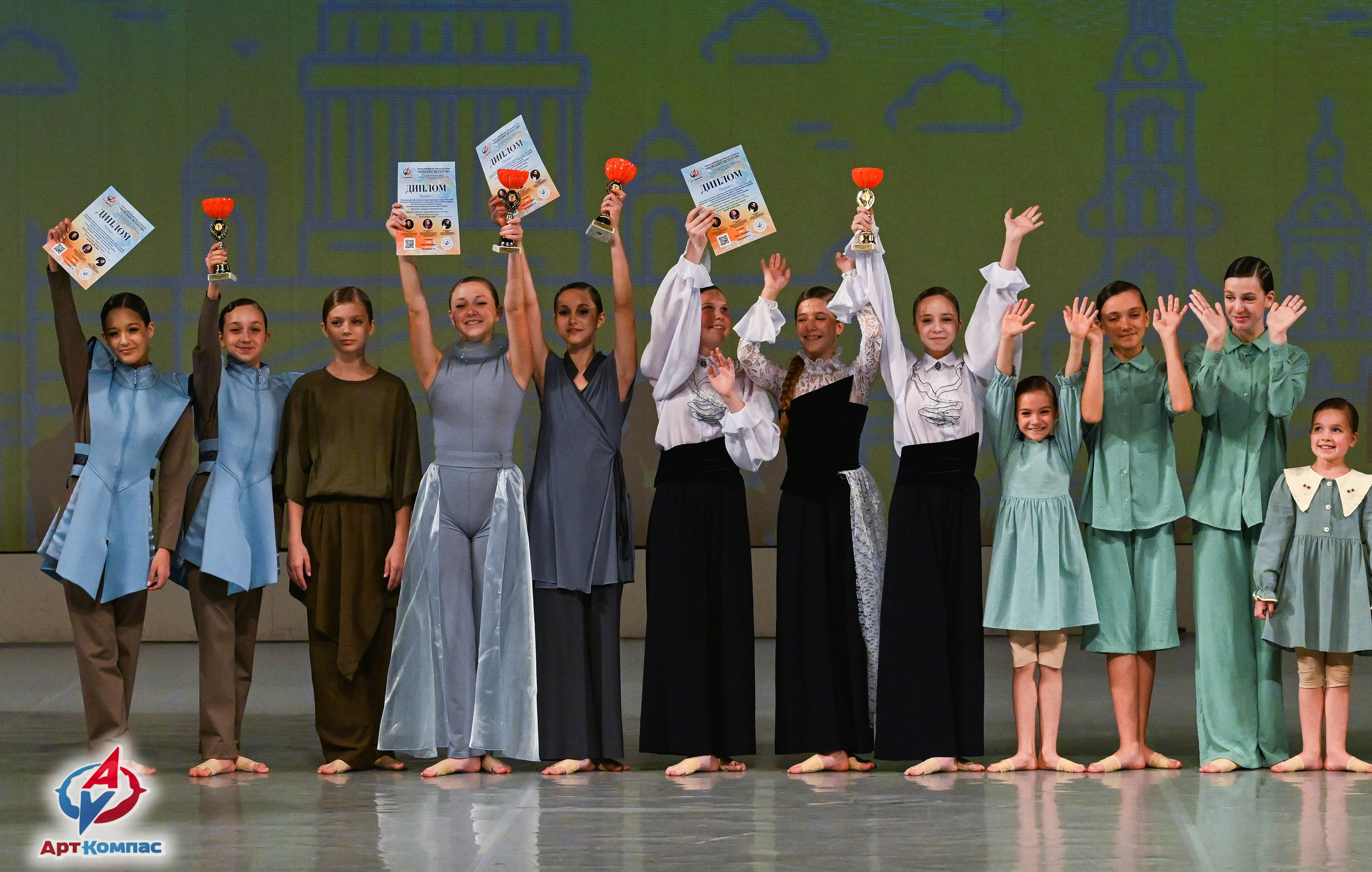 05.10.2025 Всероссийский фестиваль талантов «НЕВСКИЕ ВСТРЕЧИ» г. Санкт-Петербург. Медиастудия Фото Концепт