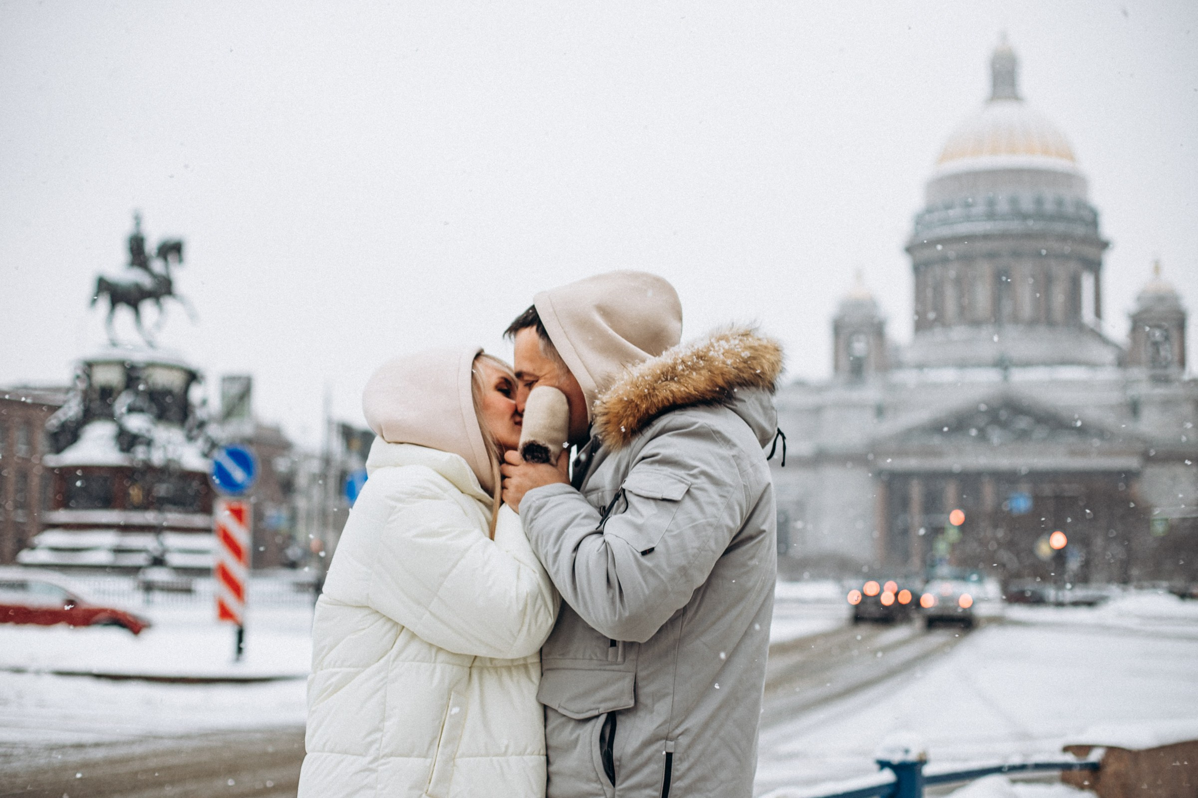 Сергей и Алёна в декабре. Фотопрогулка в Петербурге. Индивидуальный и семейный фотограф в Санкт-Петербурге