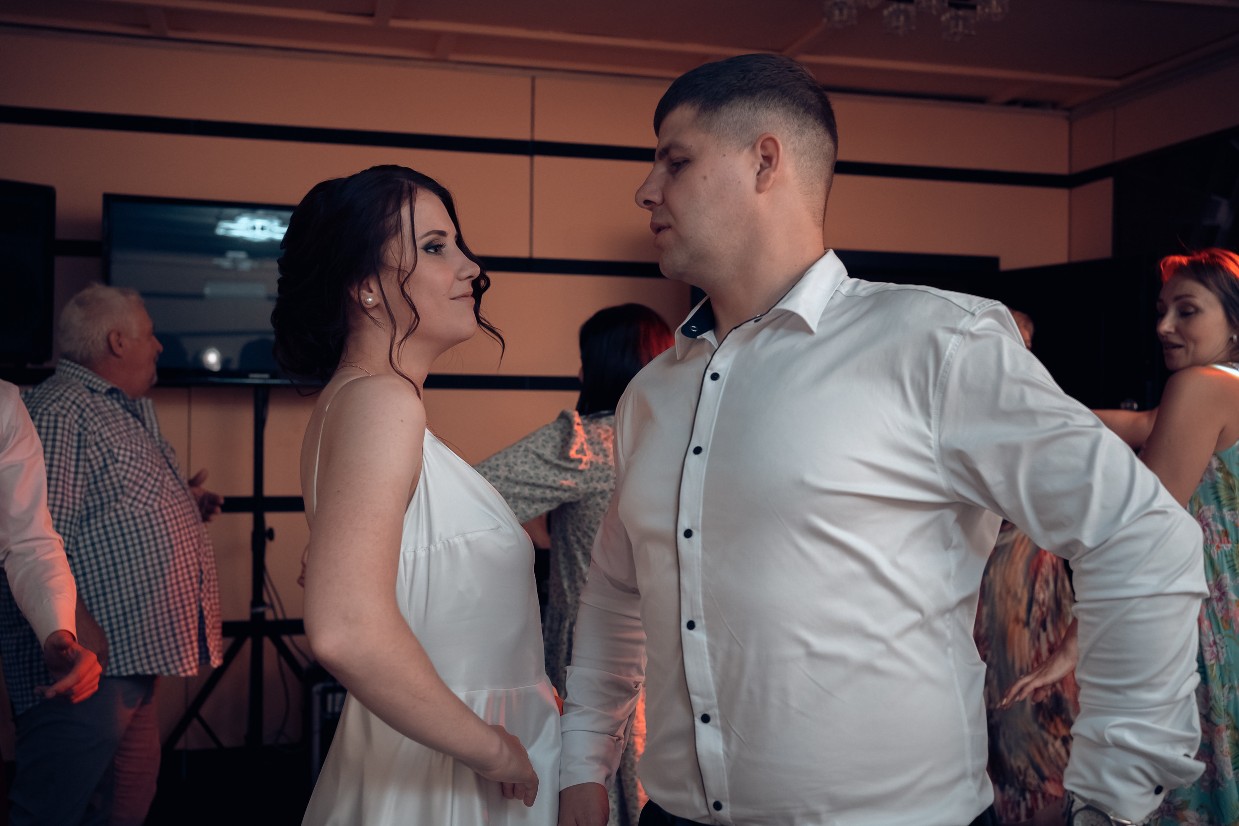 Венчание в Свято-Успенском монастыре г. Новомосковск. Церковный фотограф Севастополь