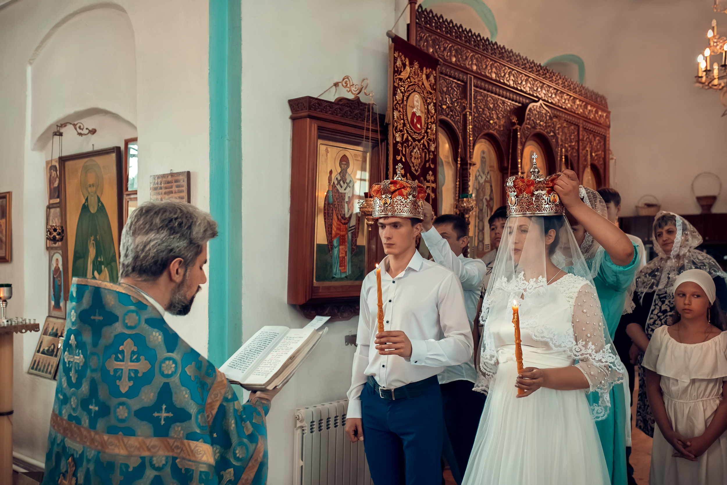 Венчание в Казанском храме с. Иваньково. Церковный фотограф Севастополь