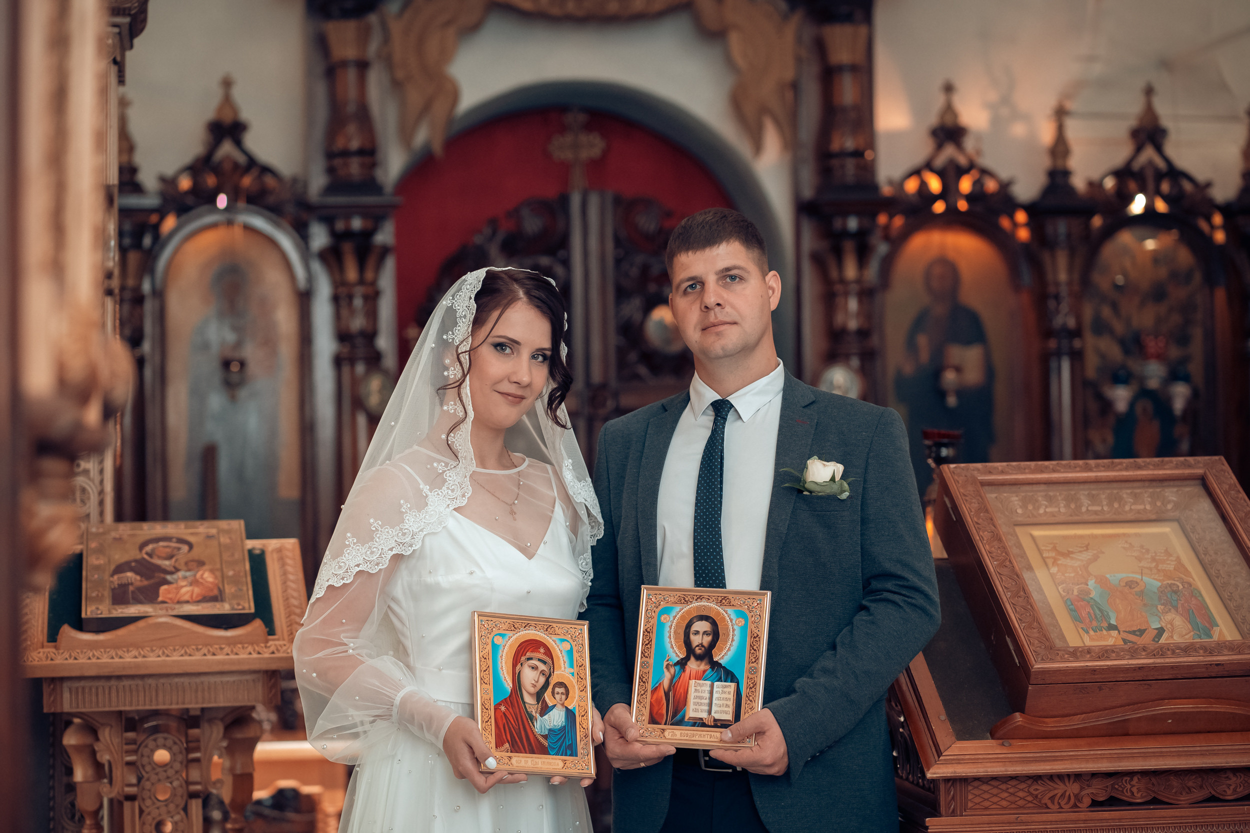 Венчание в Свято-Успенском монастыре г. Новомосковск. Церковный фотограф Севастополь