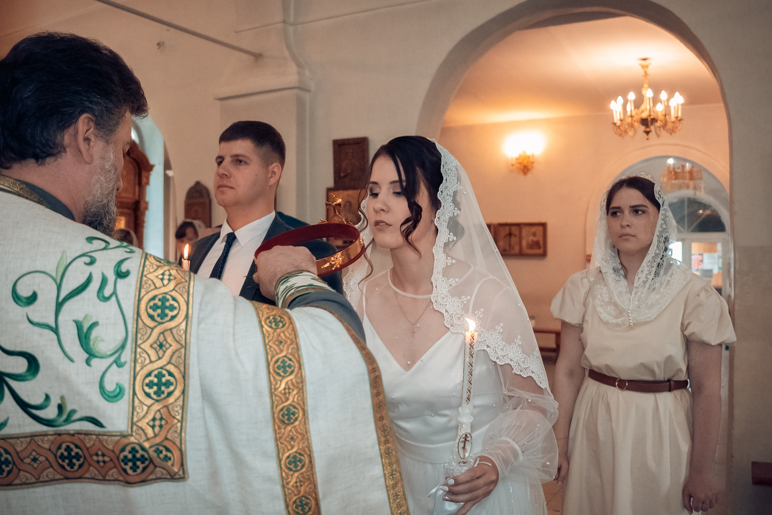 Венчание в Свято-Успенском монастыре г. Новомосковск. Церковный фотограф Севастополь