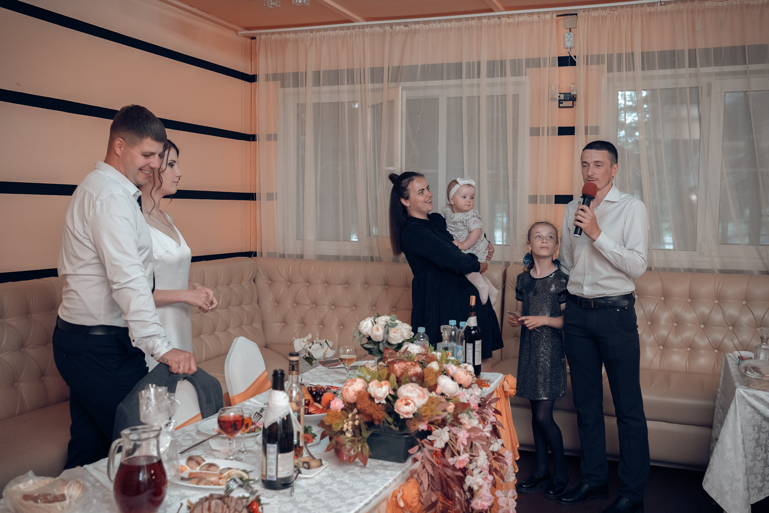 Венчание в Свято-Успенском монастыре г. Новомосковск. Церковный фотограф Севастополь