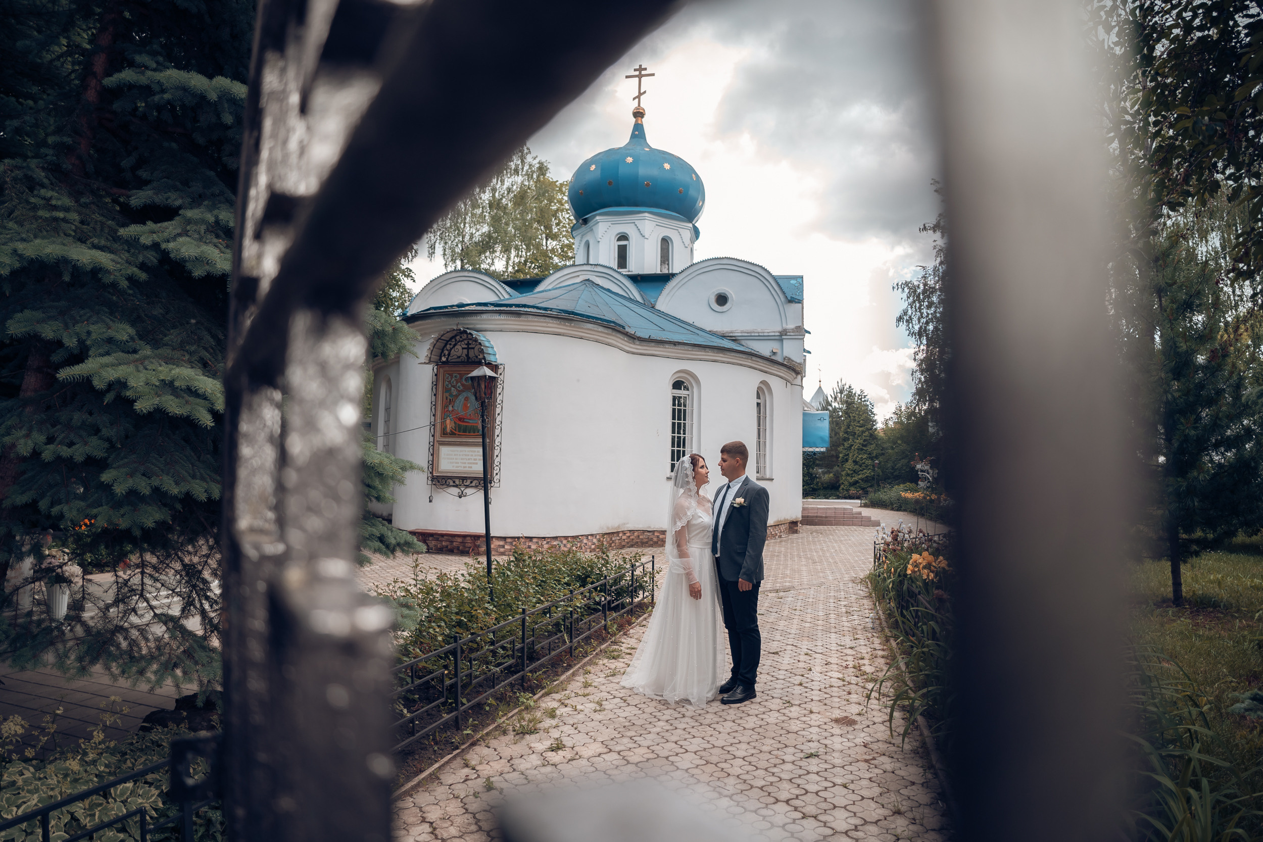 Венчание в Свято-Успенском монастыре г. Новомосковск. Церковный фотограф Севастополь