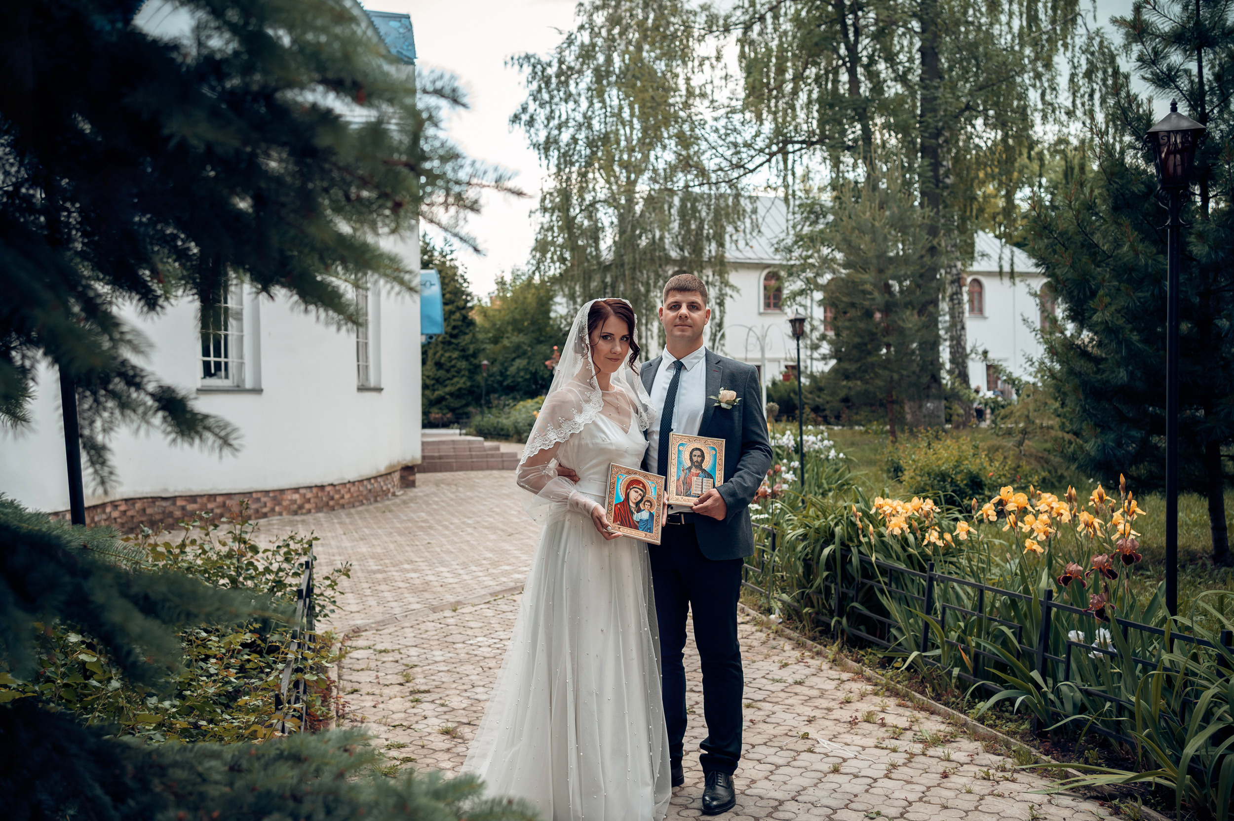 Венчание в Свято-Успенском монастыре г. Новомосковск. Церковный фотограф Севастополь