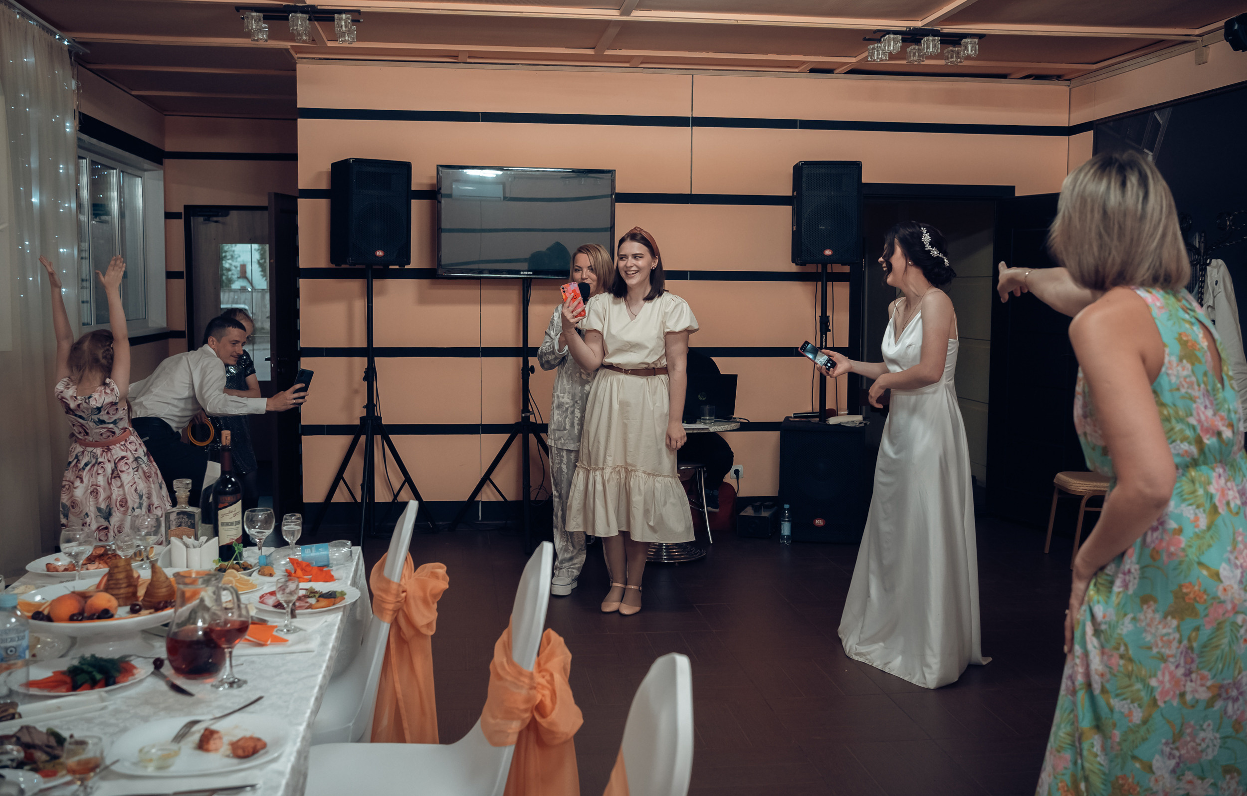 Венчание в Свято-Успенском монастыре г. Новомосковск. Церковный фотограф Севастополь