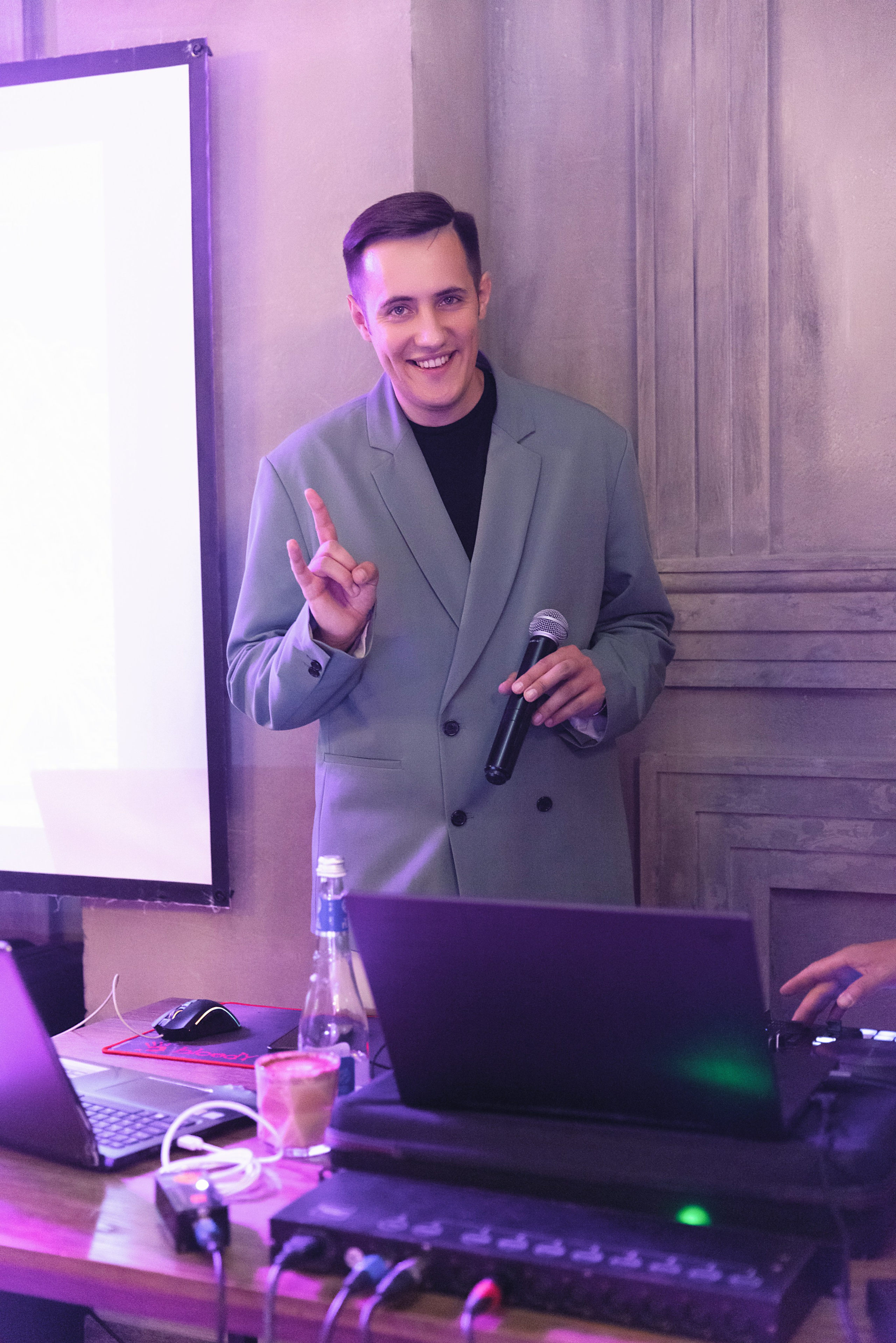 11 класс Гимназия 69. Фотограф и Видеограф в Краснодаре Юлия Солодченко