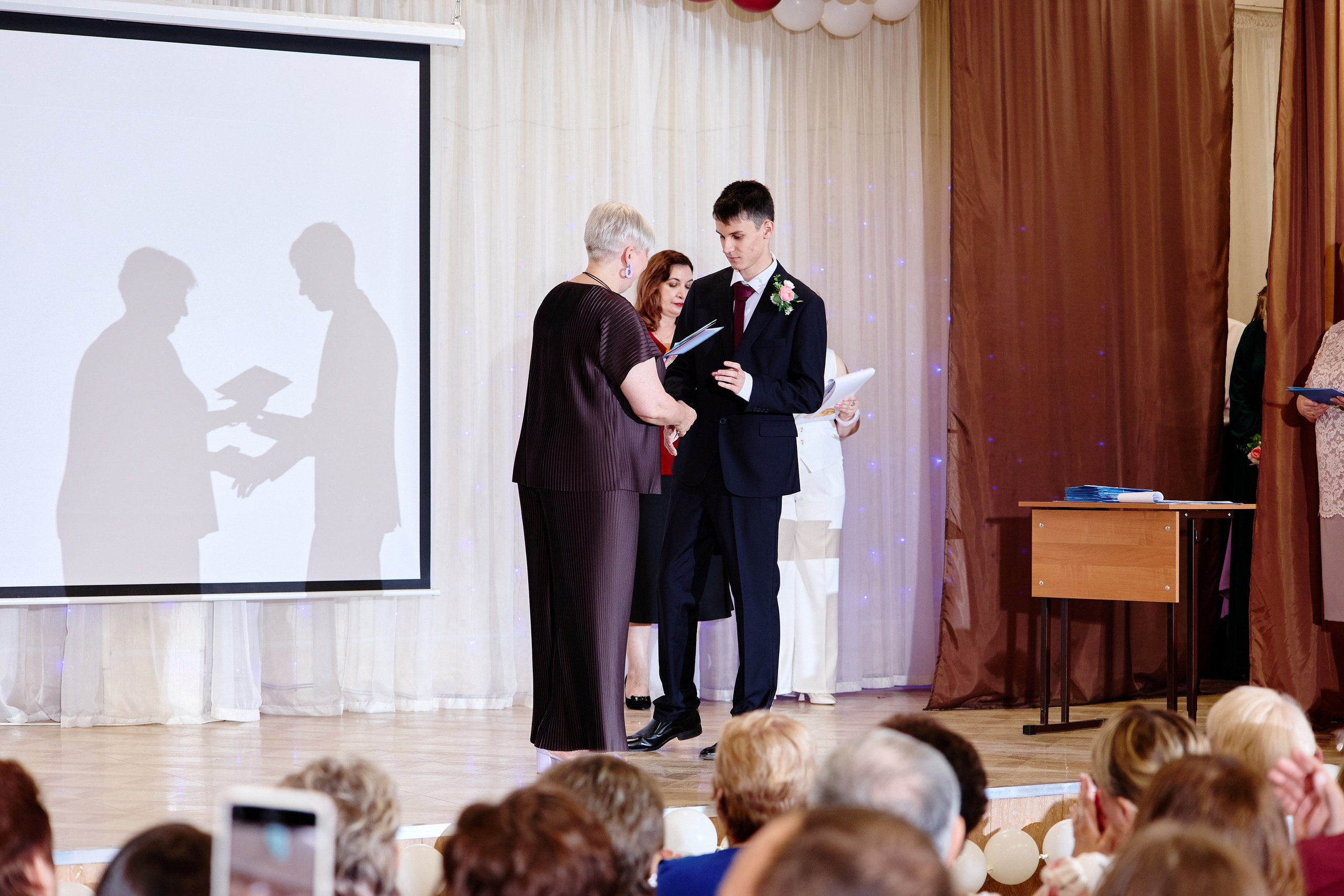 Выпускной 35 Сош. Фотограф Выпускные альбомы Таганрог Сергей Коробченко