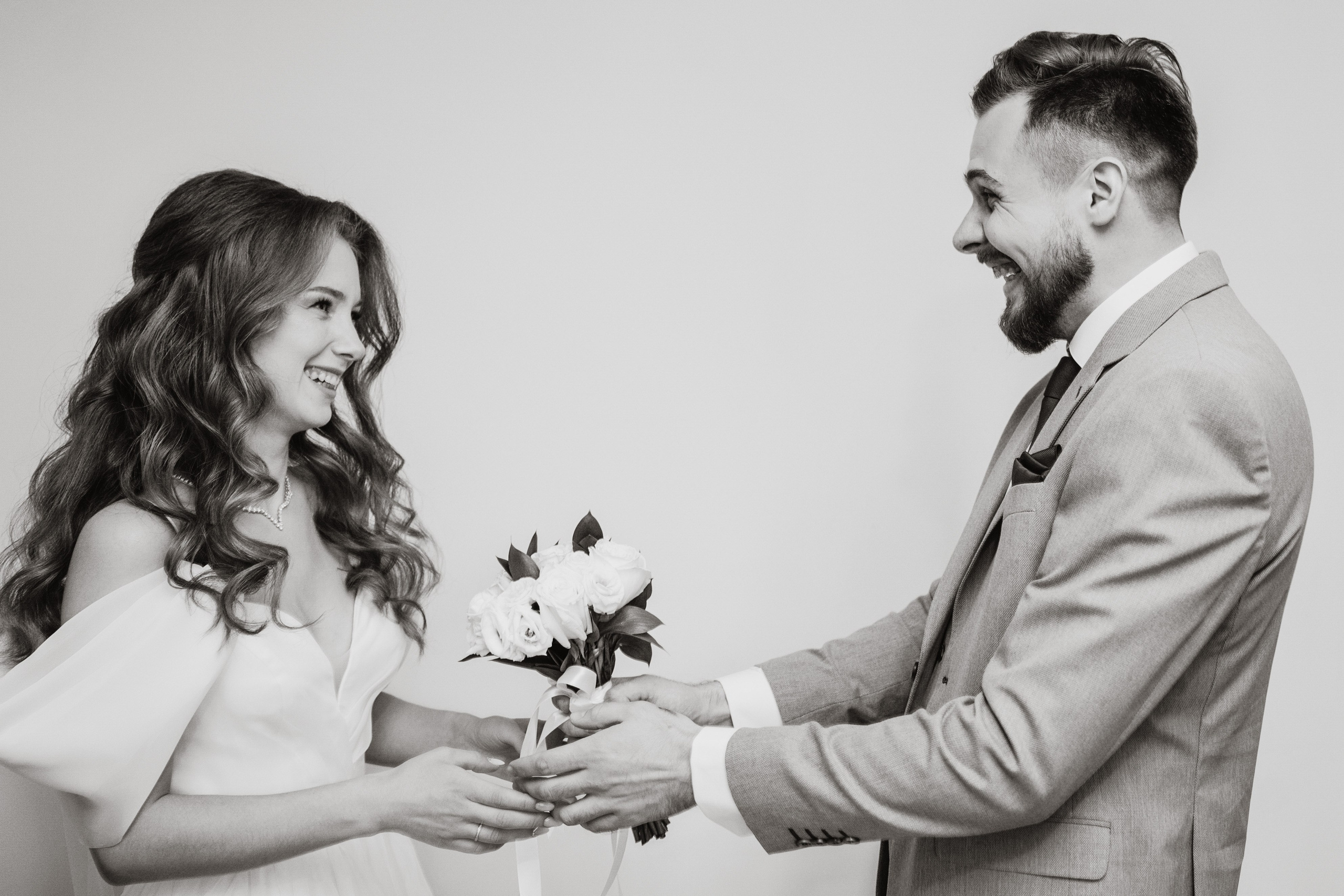 фотограф на свадьбу, свадебная фотосессия в отеле, пеньюар для невесты