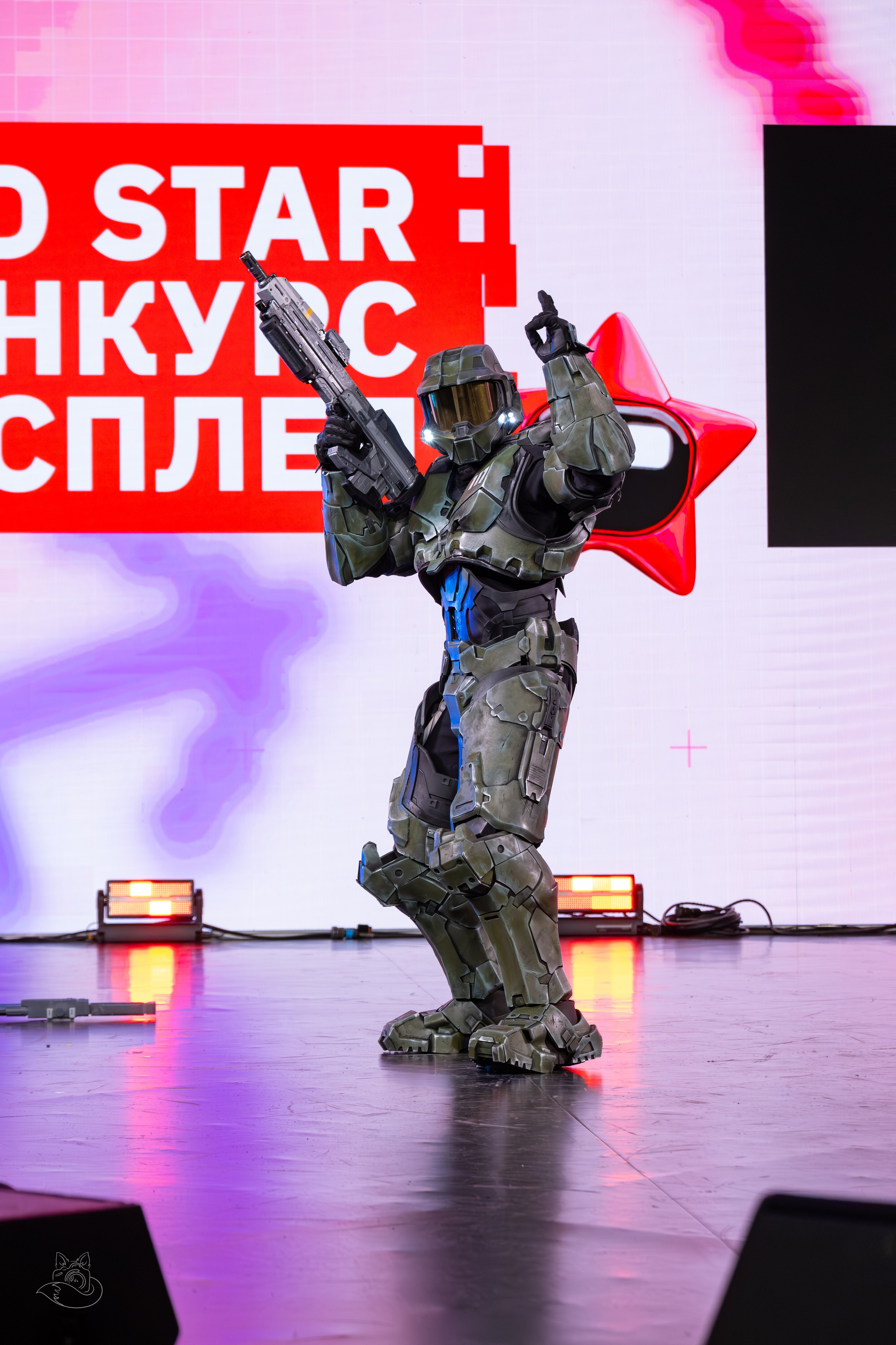 Сцена РЭД ЭКСПО 2024. Косплей фотограф