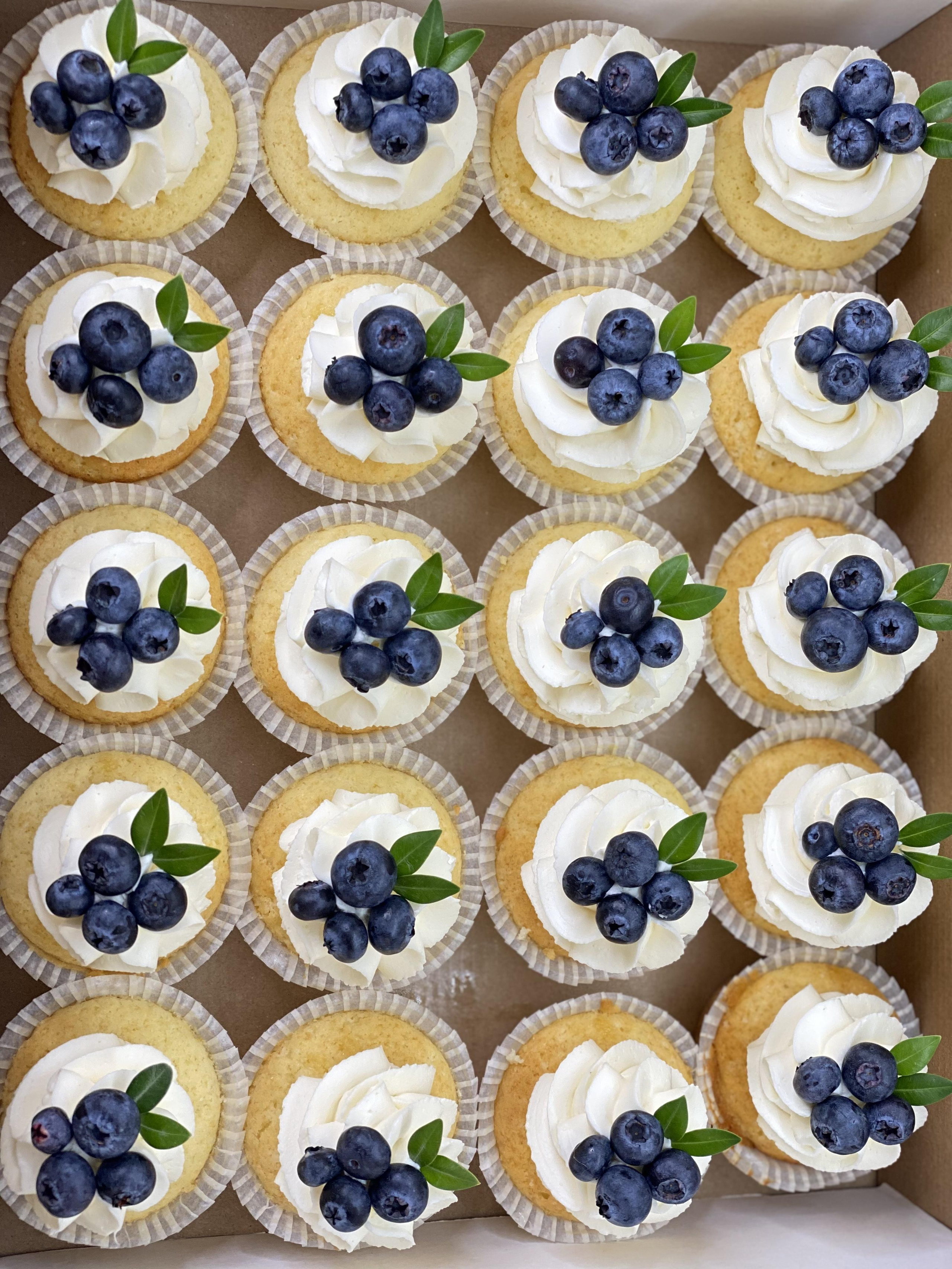 Капкейки фуршетные. Katyasugarsugar капкейки, зефир, торты Москва